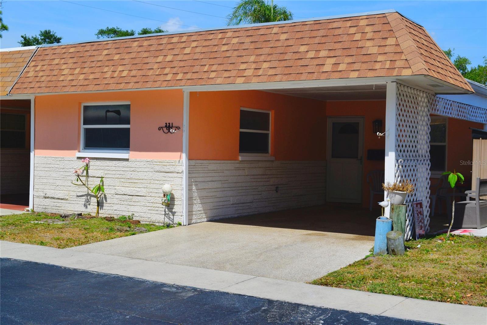 331 Sky Loch Dr W Property Photo 1