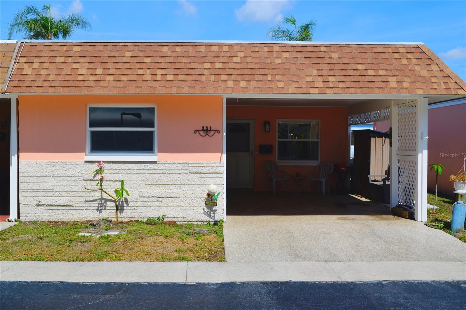 331 Sky Loch Dr W Property Photo 3