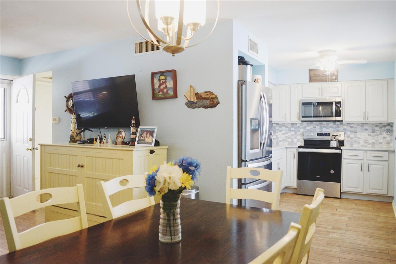 331 Sky Loch Dr W Property Photo 15