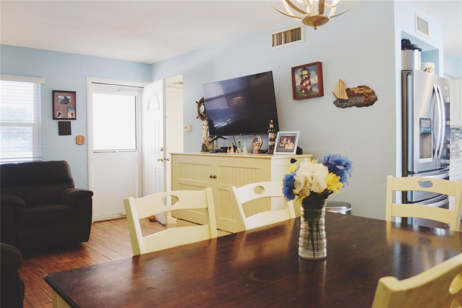 331 Sky Loch Dr W Property Photo 16
