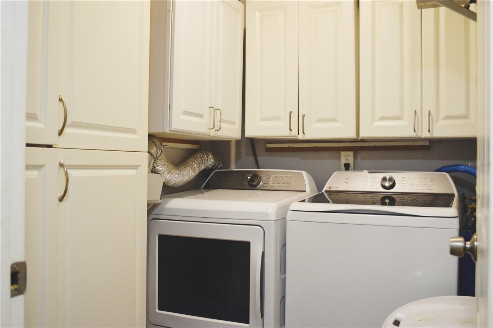 331 Sky Loch Dr W Property Photo 24