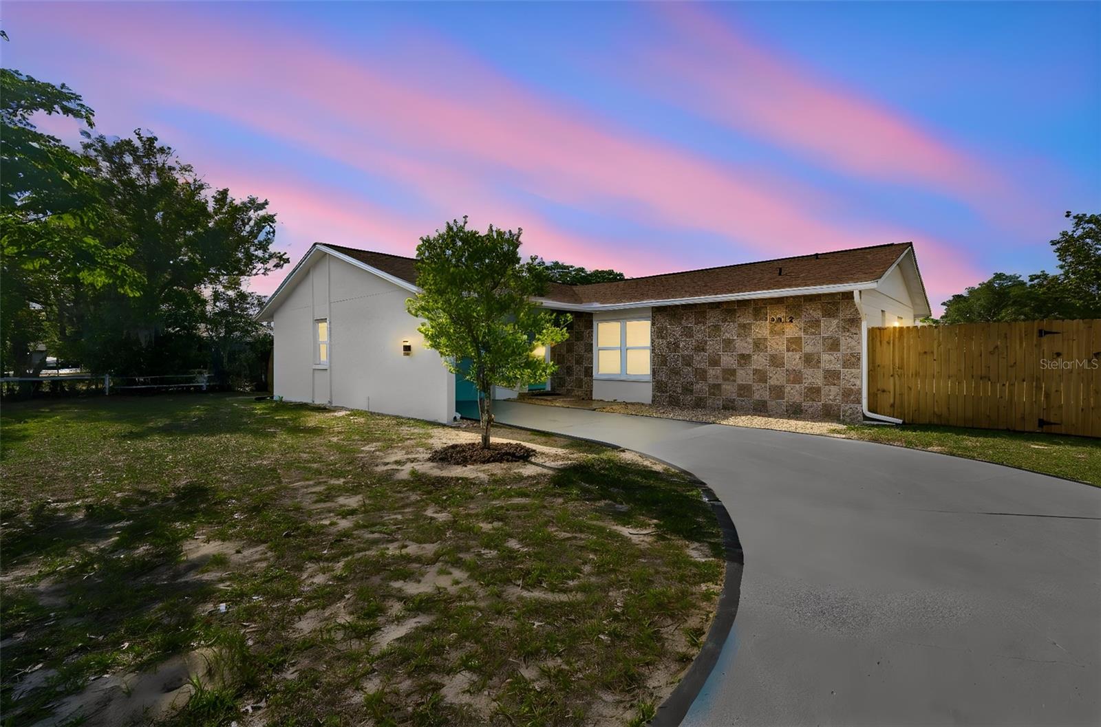 9015 Forest Oaks Blvd Property Photo 1