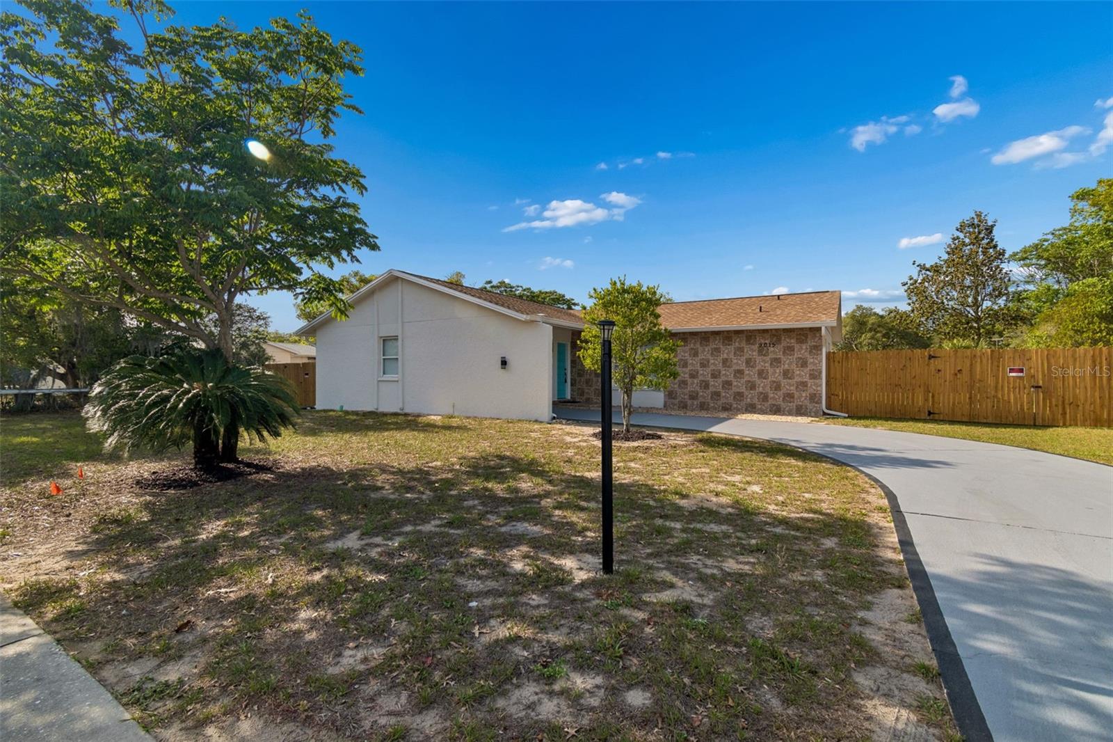 9015 Forest Oaks Blvd Property Photo 3
