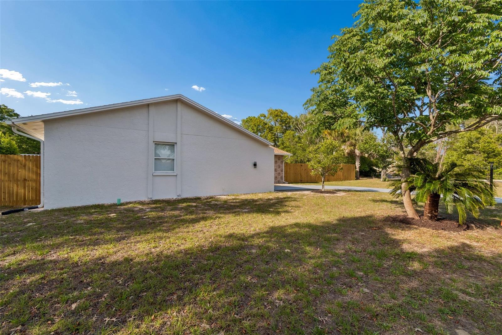 9015 Forest Oaks Blvd Property Photo 5