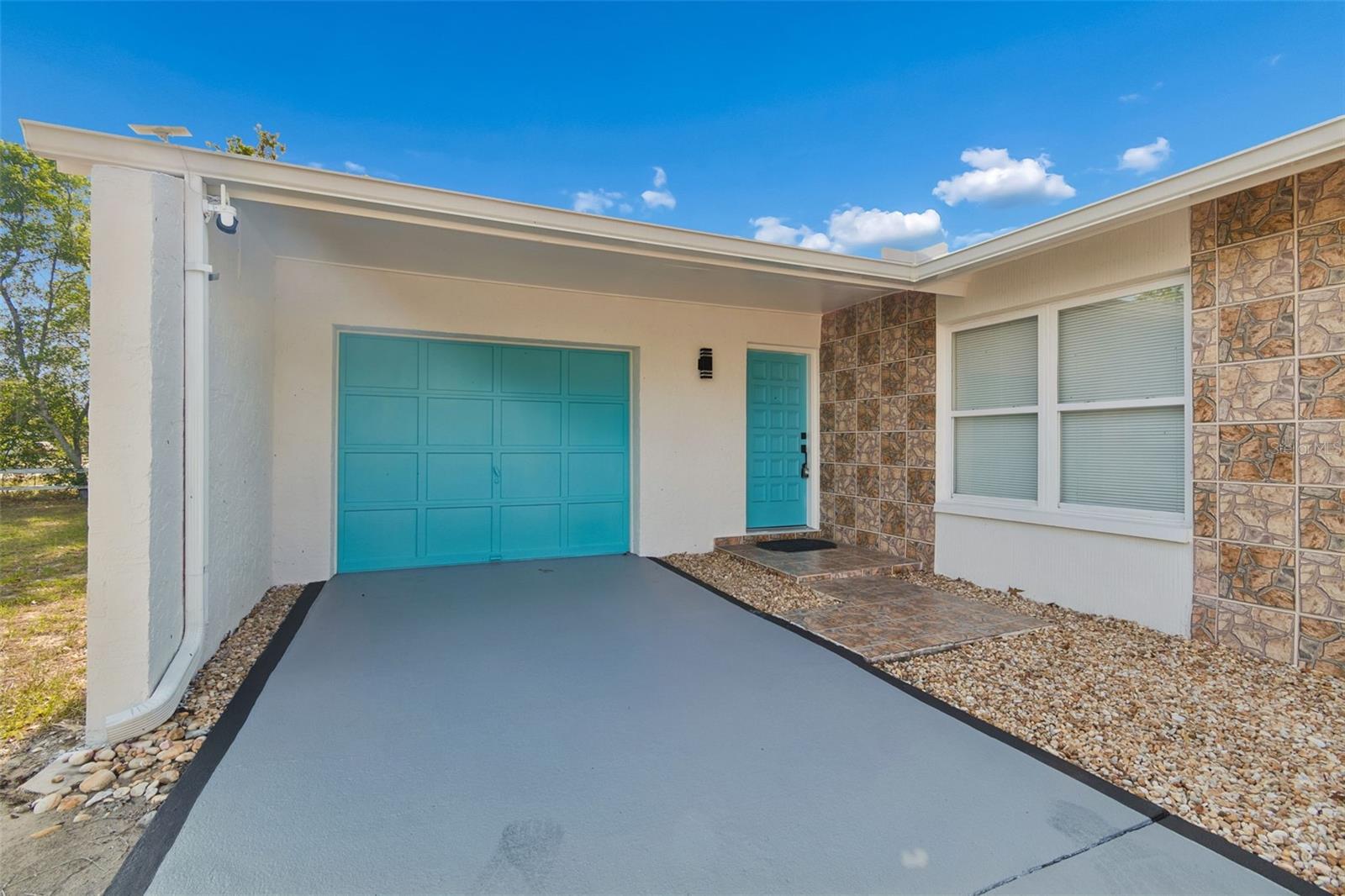 9015 Forest Oaks Blvd Property Photo 6