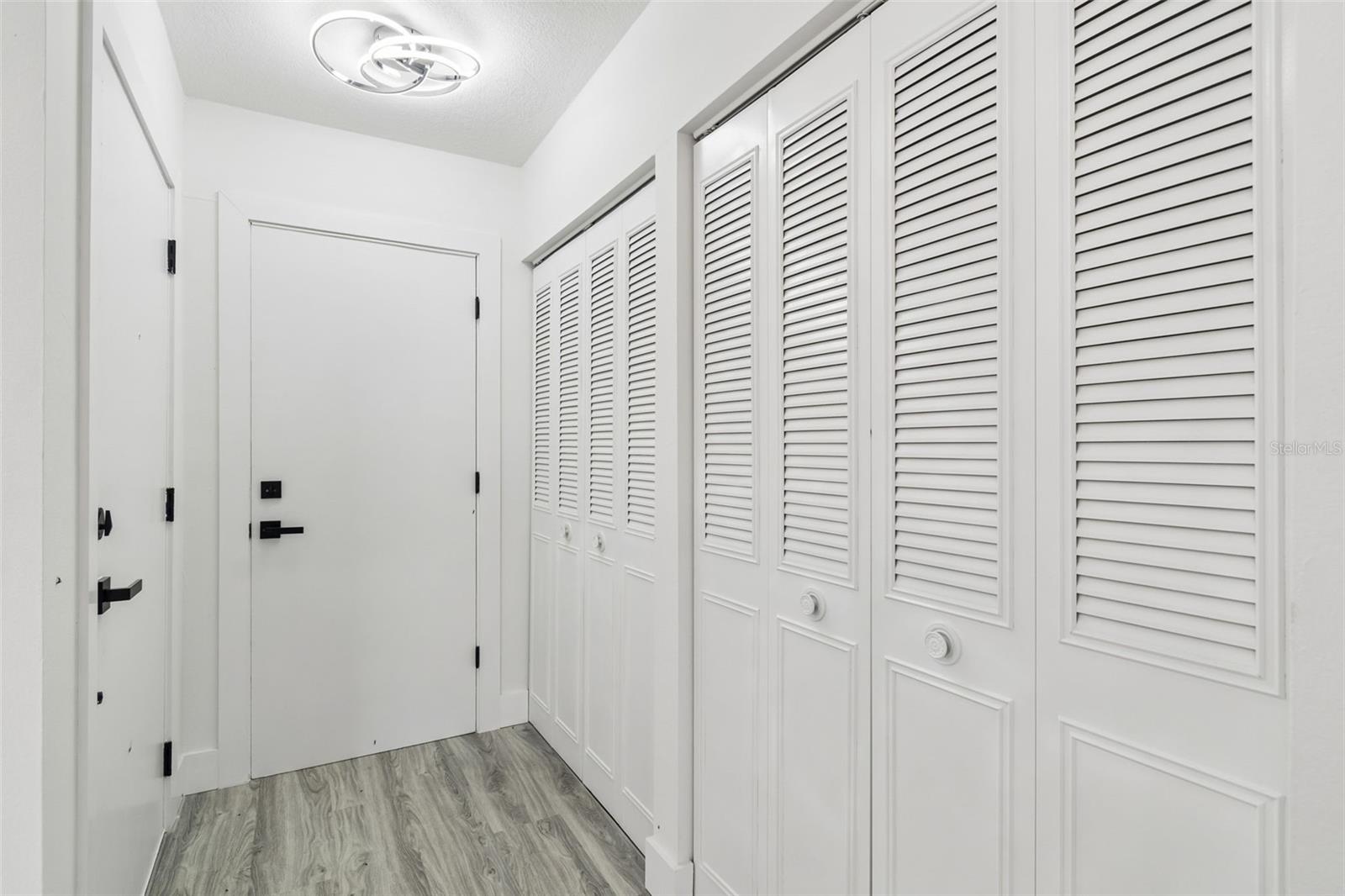 9015 Forest Oaks Blvd Property Photo 11