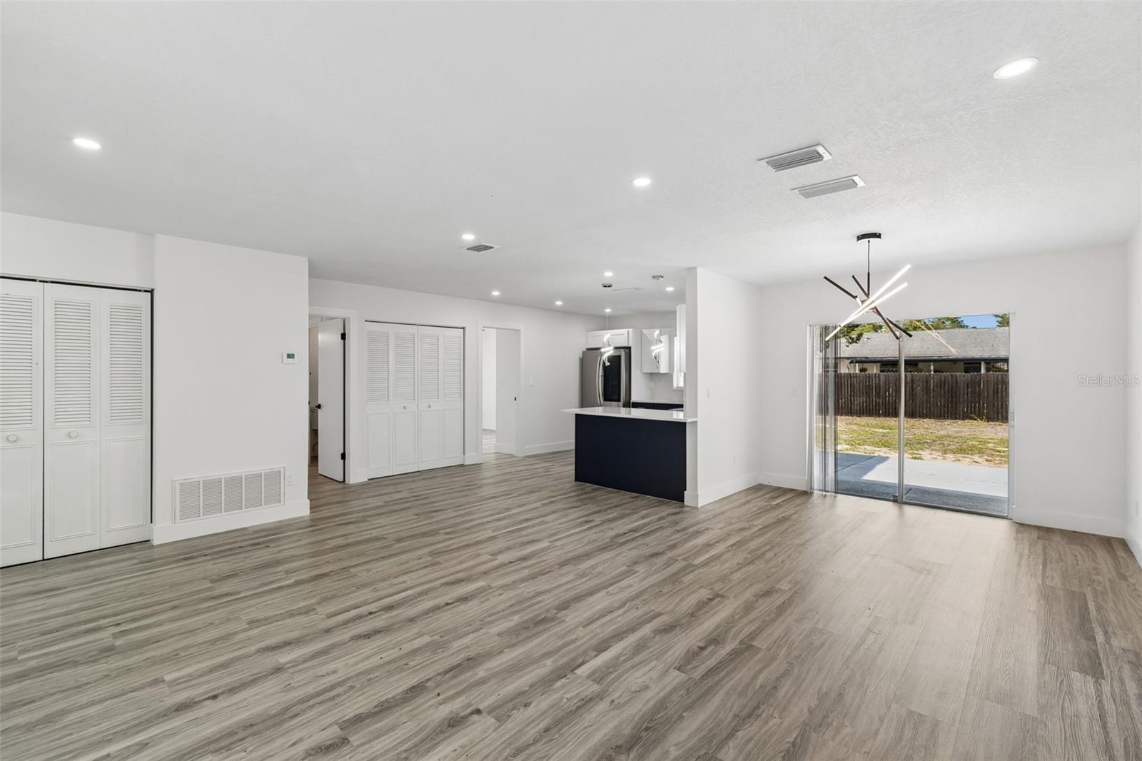 9015 Forest Oaks Blvd Property Photo 15