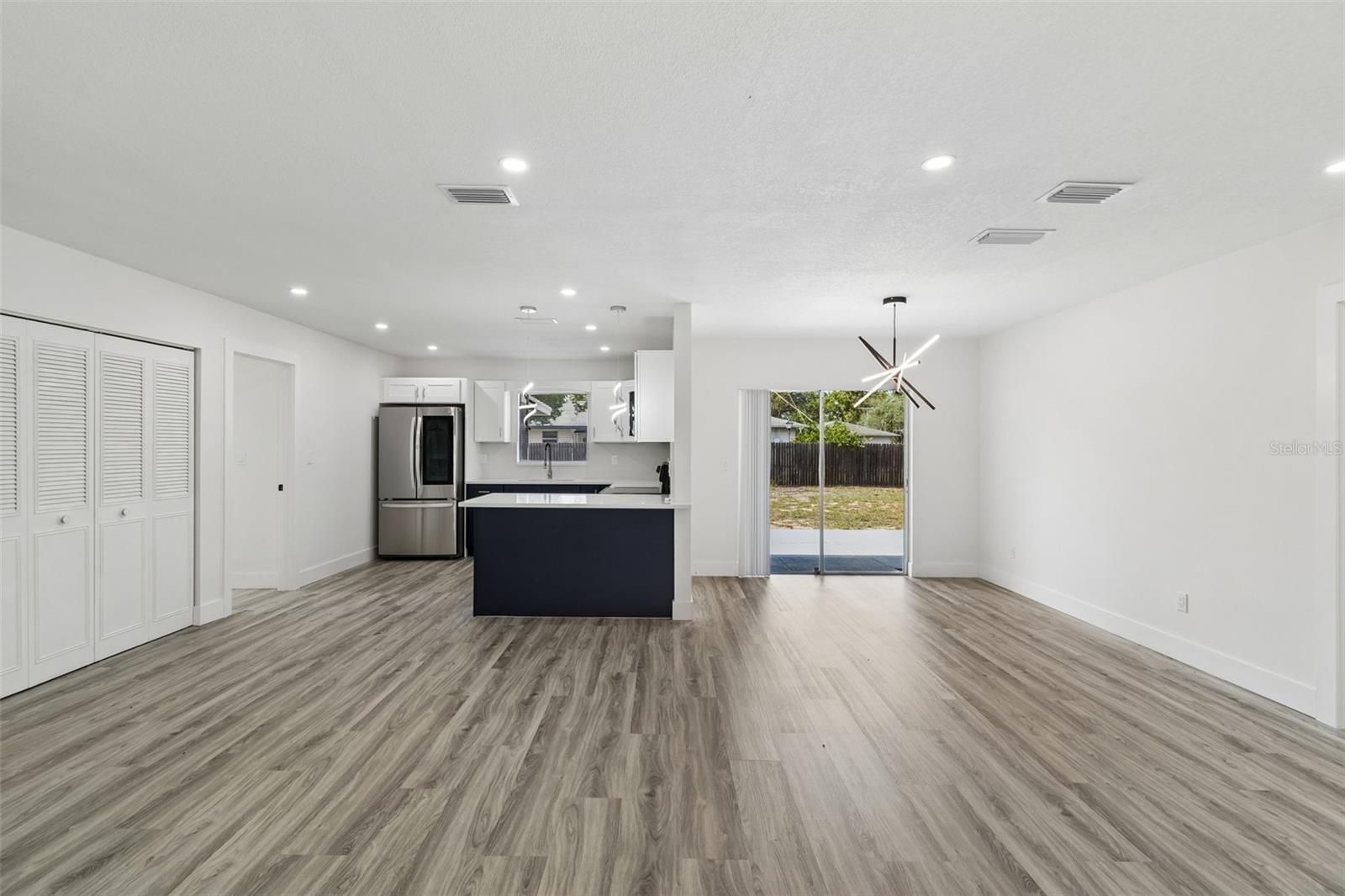 9015 Forest Oaks Blvd Property Photo 16
