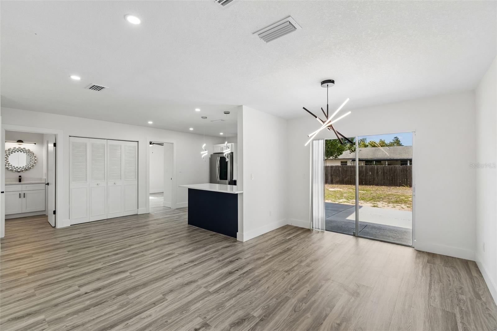 9015 Forest Oaks Blvd Property Photo 18