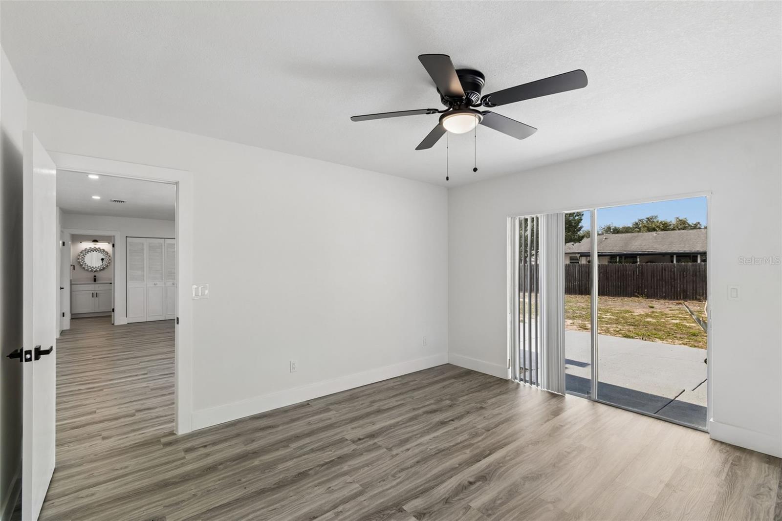 9015 Forest Oaks Blvd Property Photo 23