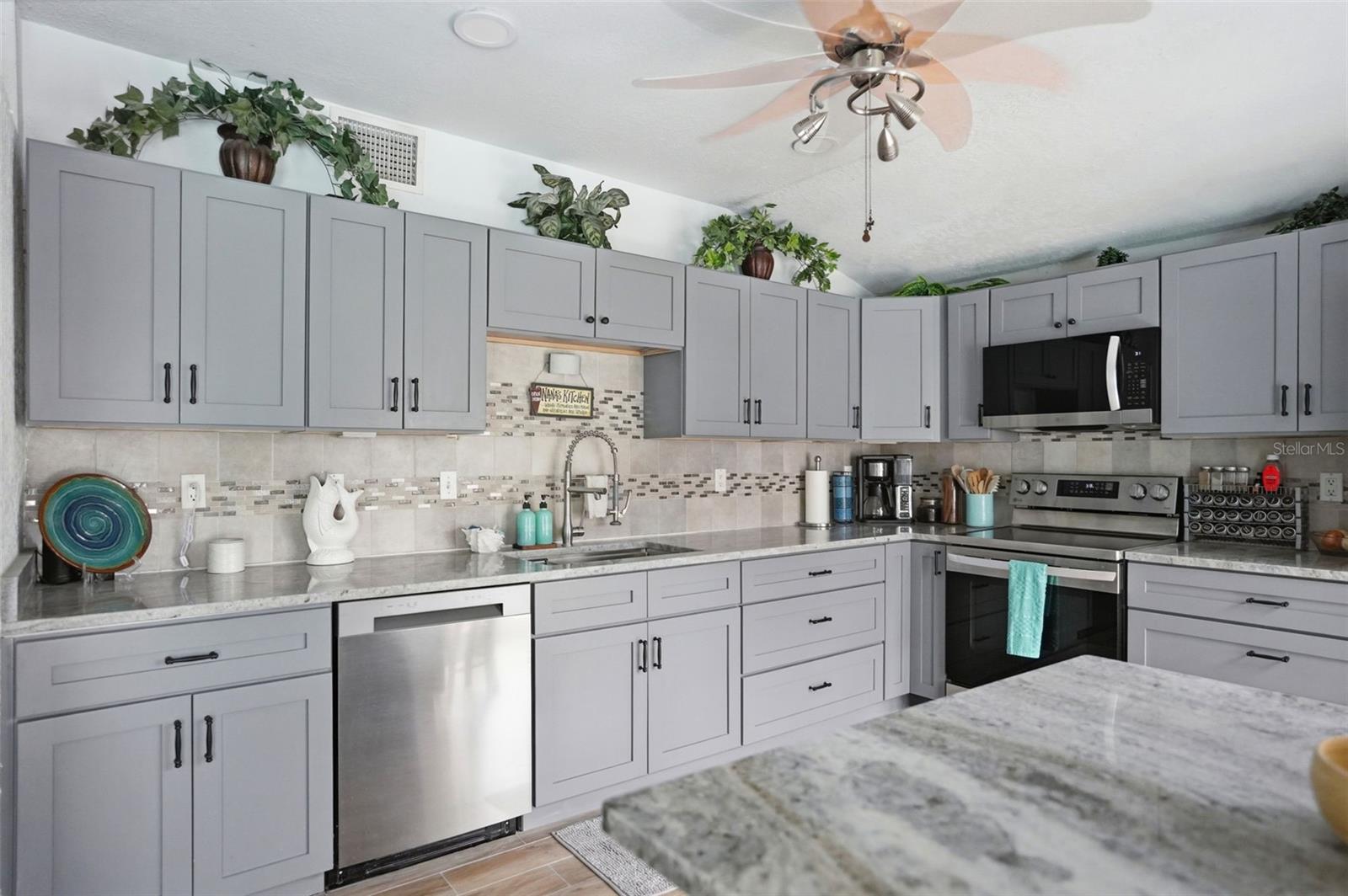 6907 Clark St Property Photo 18