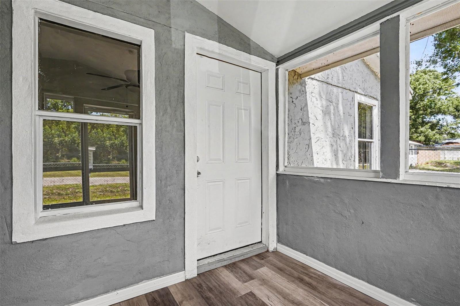 1303 37th St Nw Property Photo 6