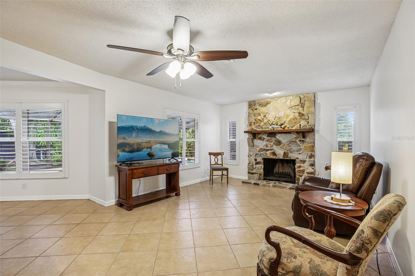 4541 Charing Cross Rd Property Photo 10