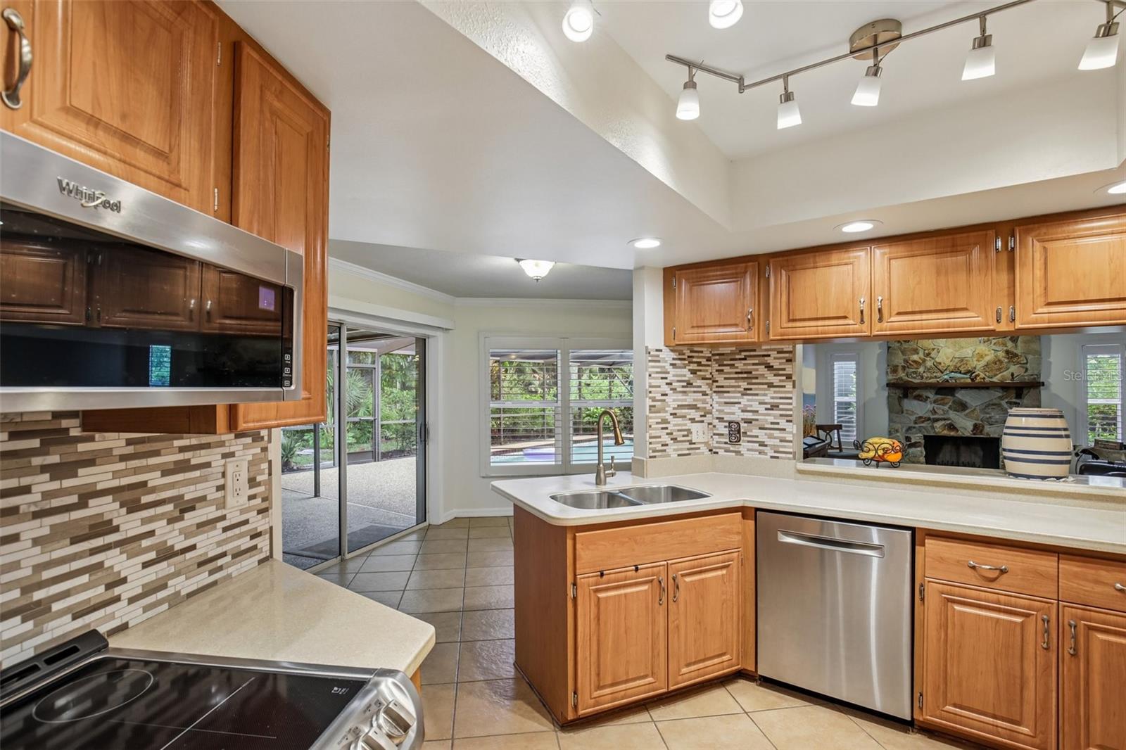 4541 Charing Cross Rd Property Photo 12
