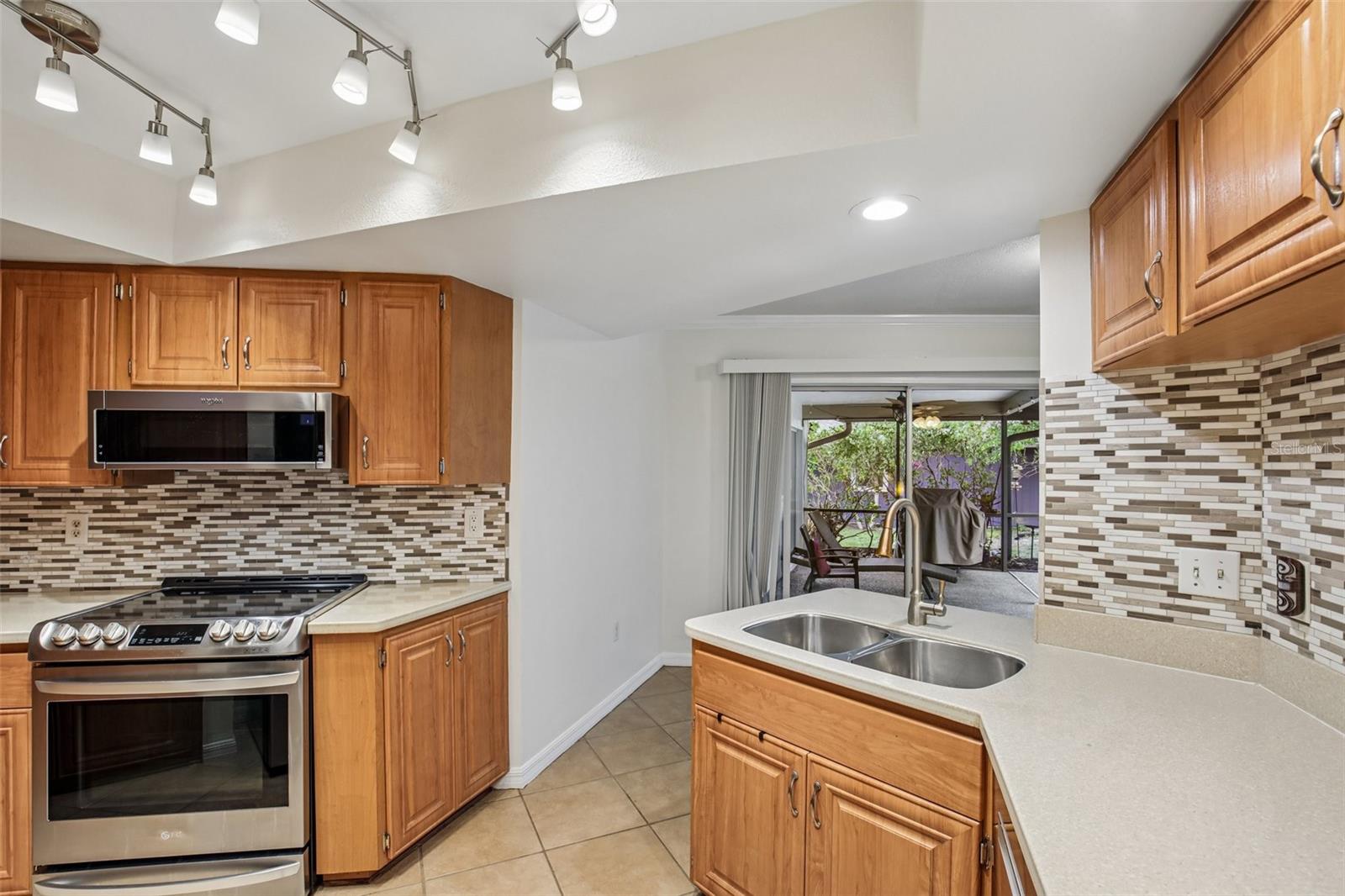 4541 Charing Cross Rd Property Photo 14