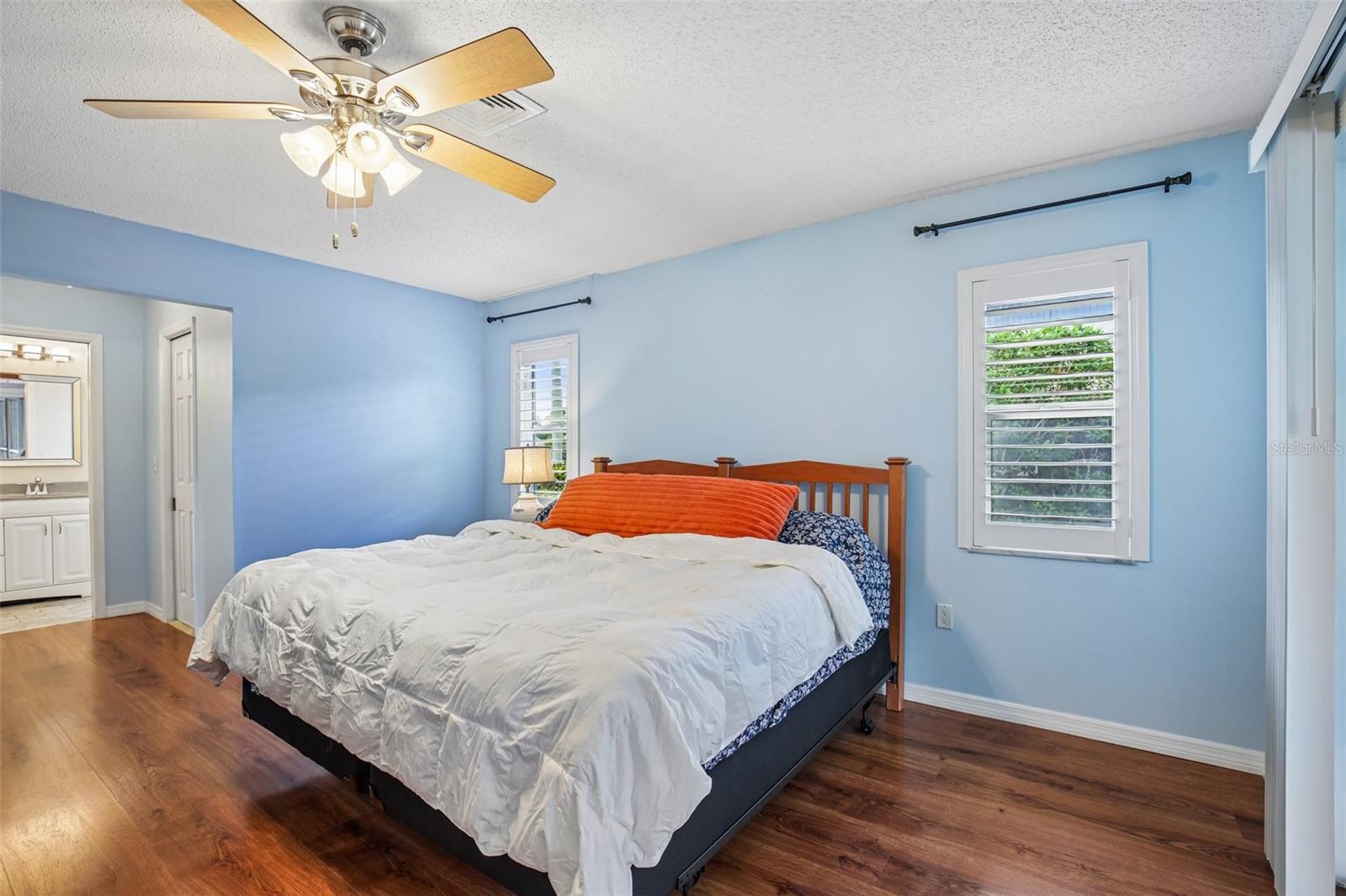 4541 Charing Cross Rd Property Photo 18
