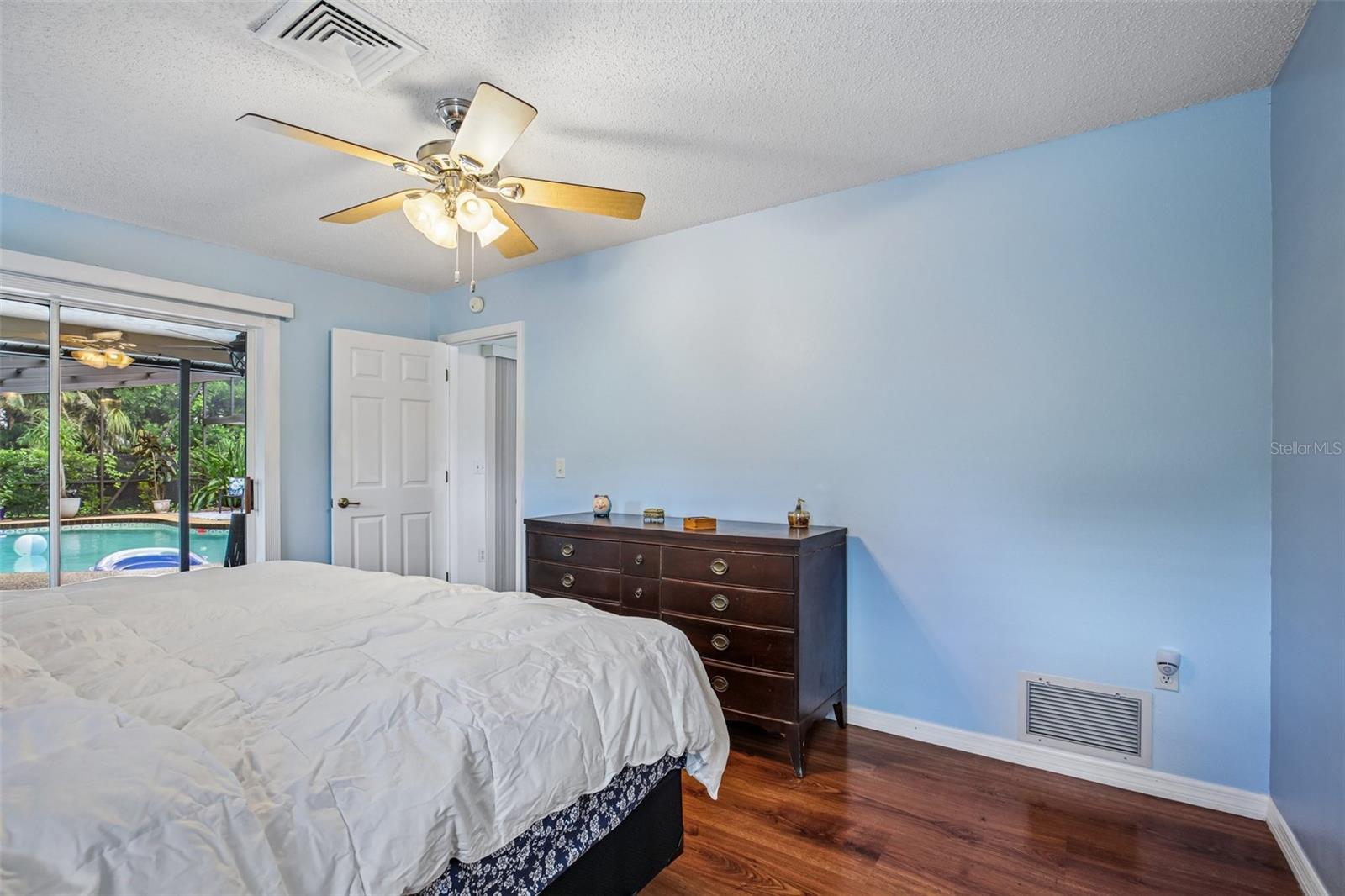 4541 Charing Cross Rd Property Photo 19