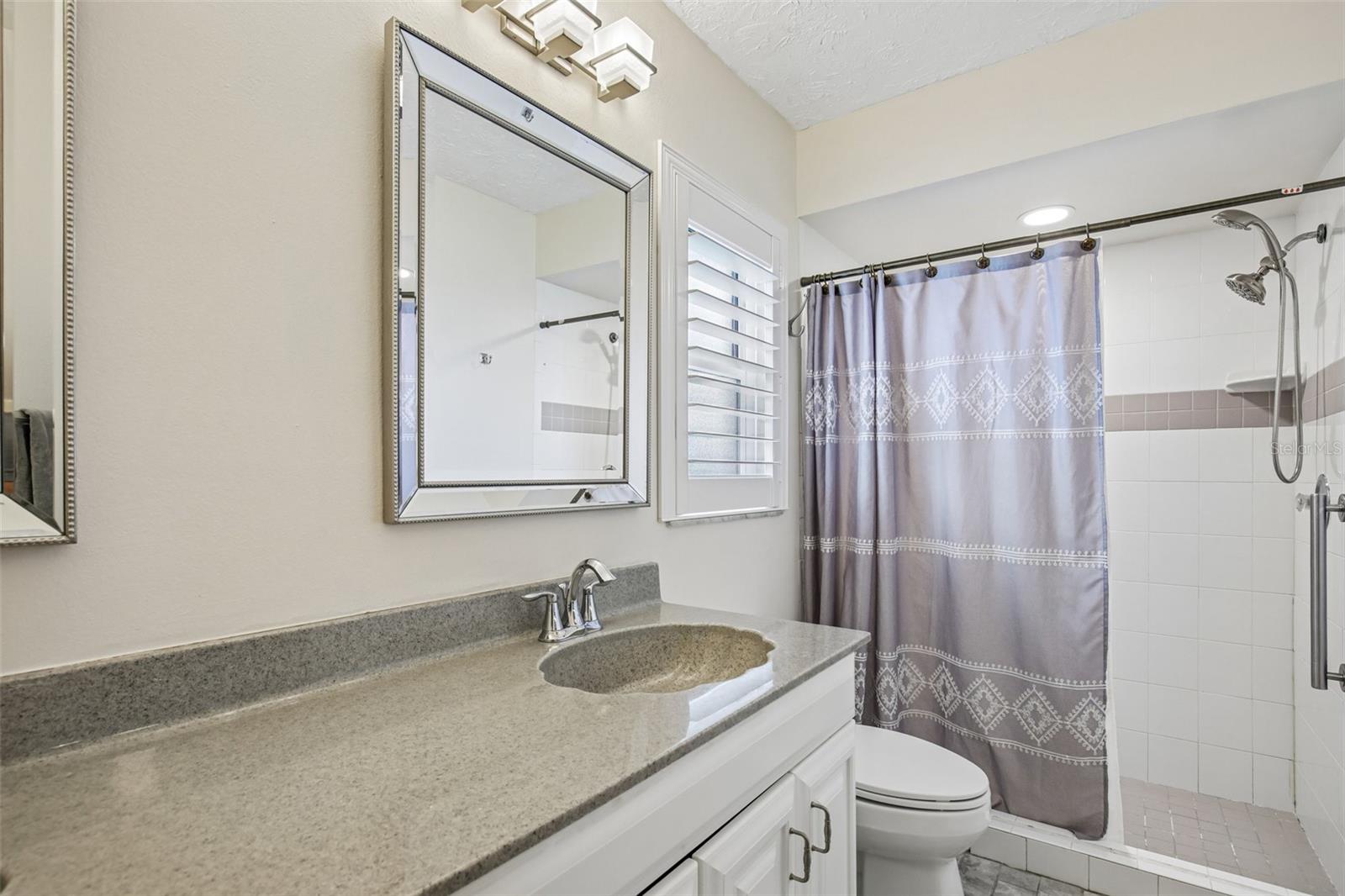 4541 Charing Cross Rd Property Photo 21