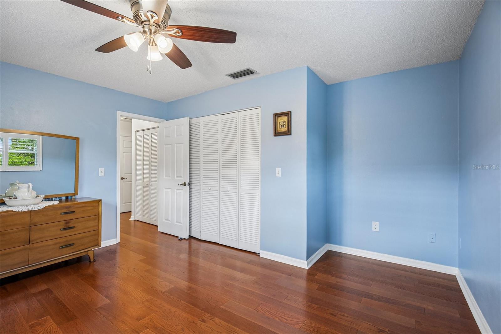4541 Charing Cross Rd Property Photo 23