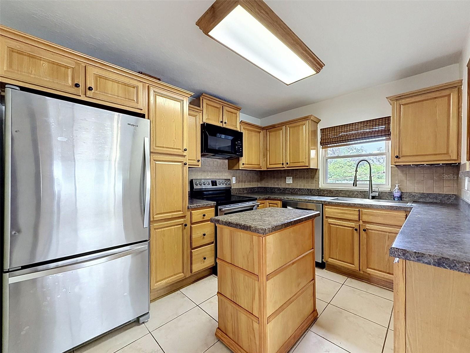 2518 W North St Property Photo 5