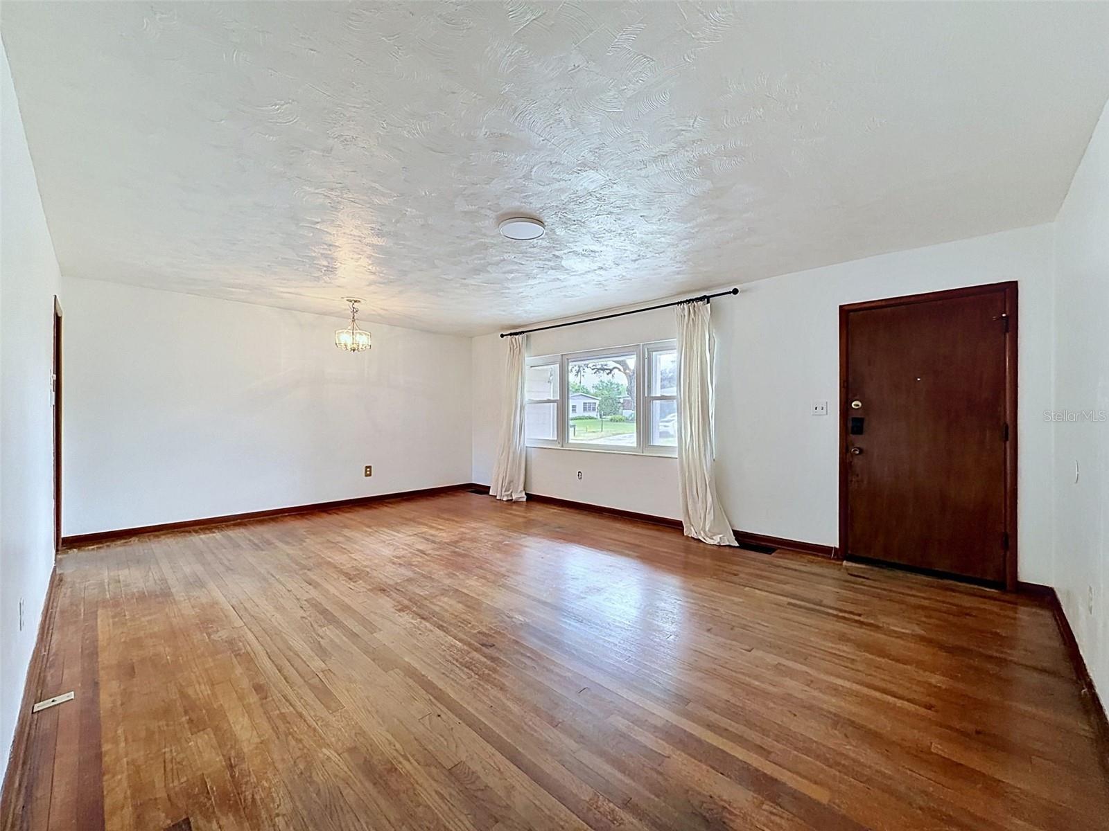 2518 W North St Property Photo 11