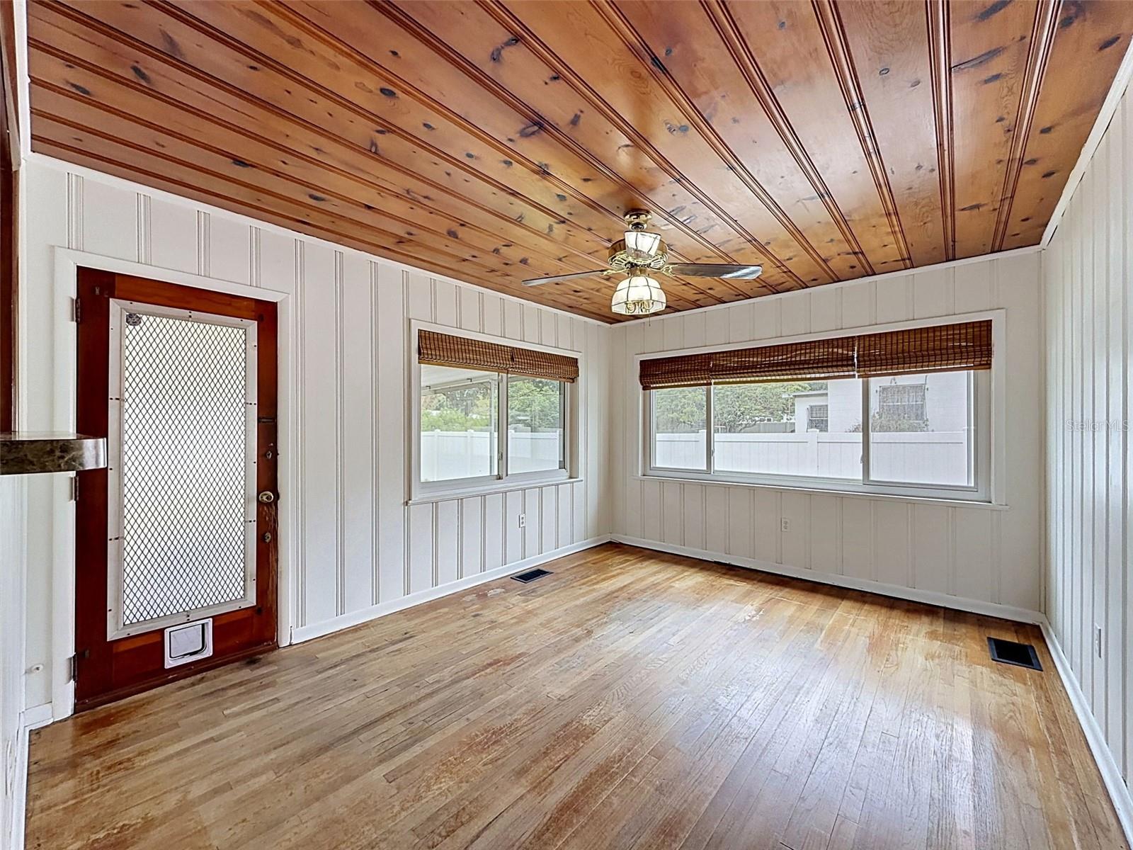 2518 W North St Property Photo 18