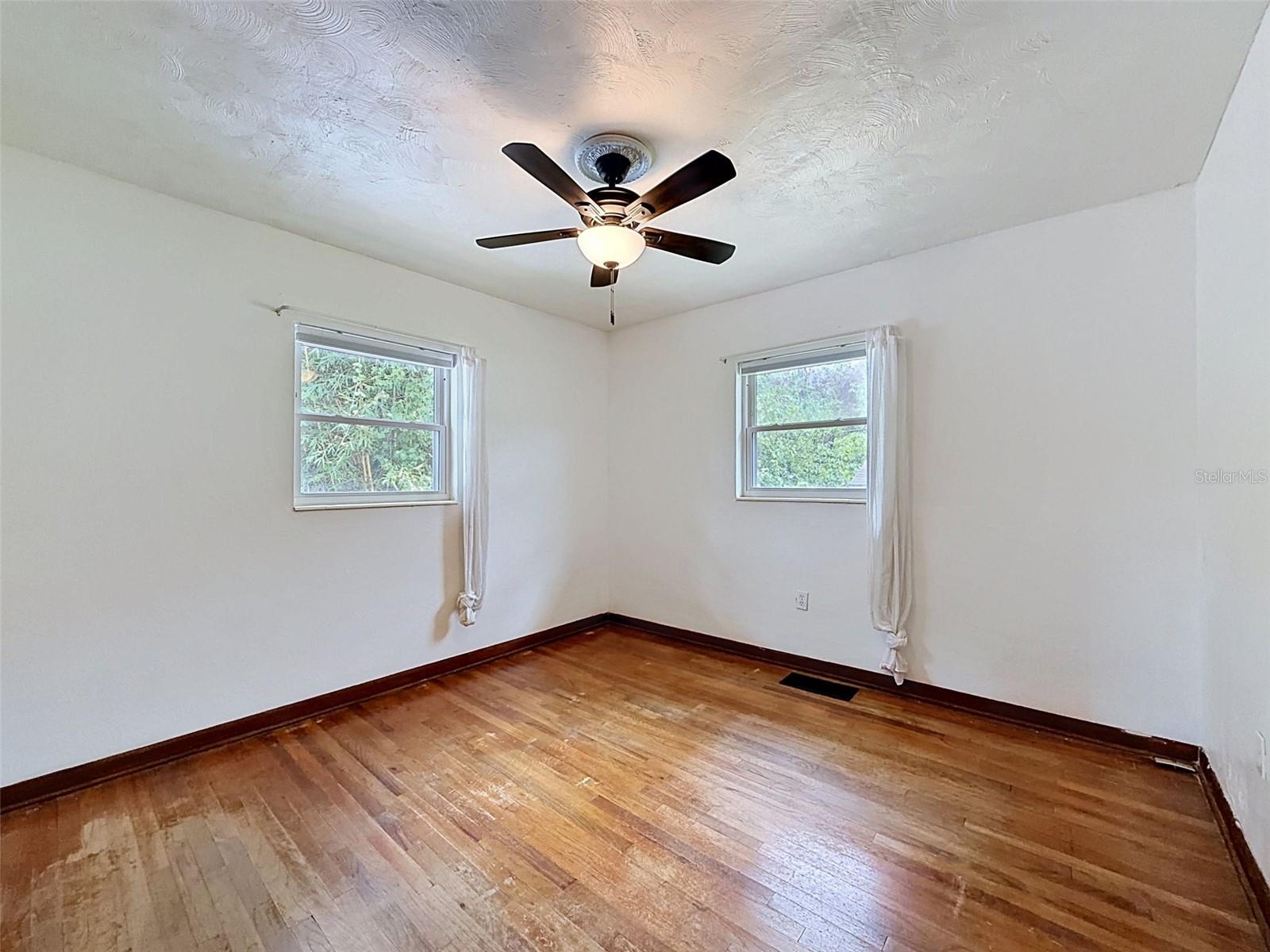 2518 W North St Property Photo 25