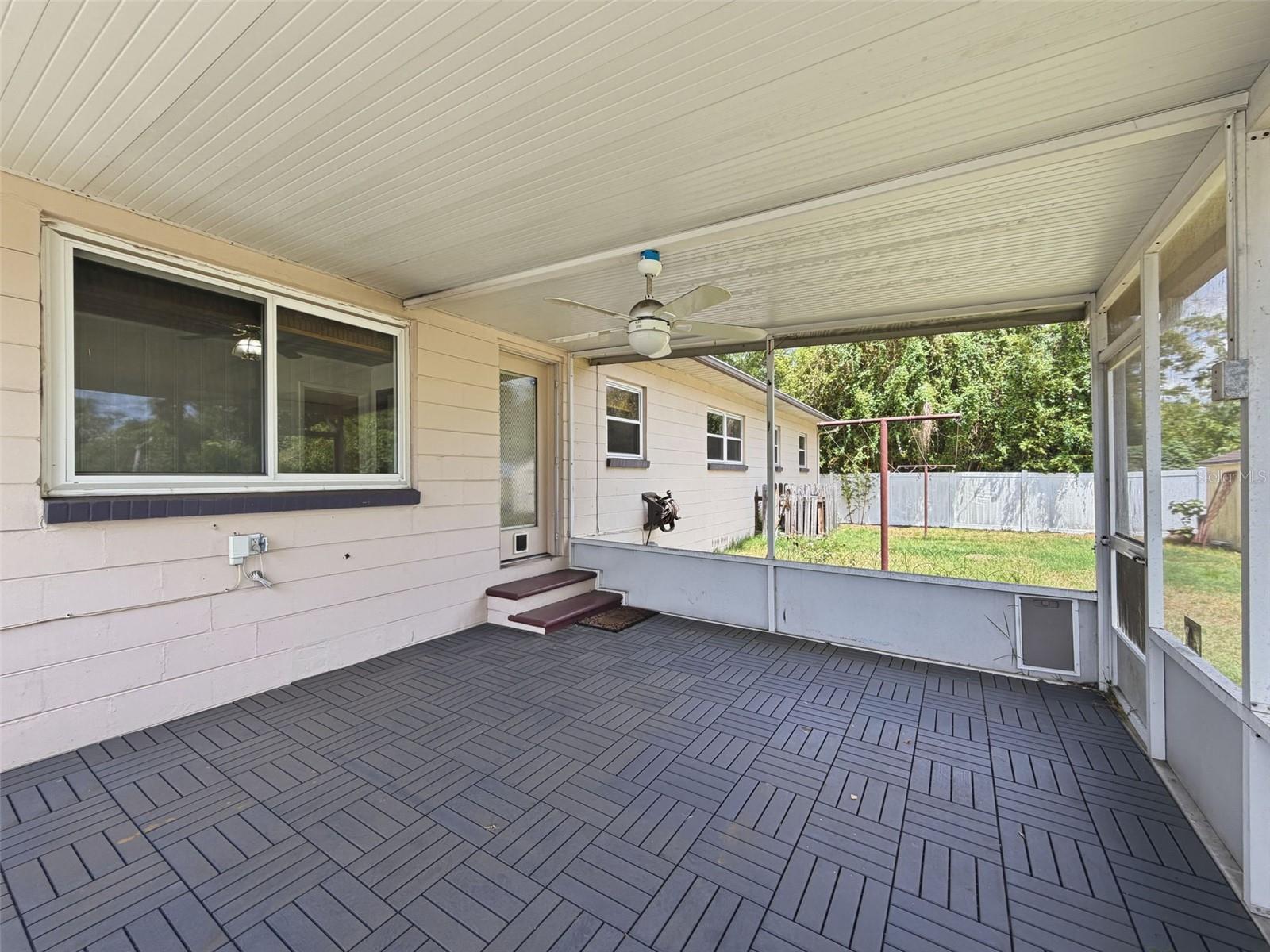 2518 W North St Property Photo 33