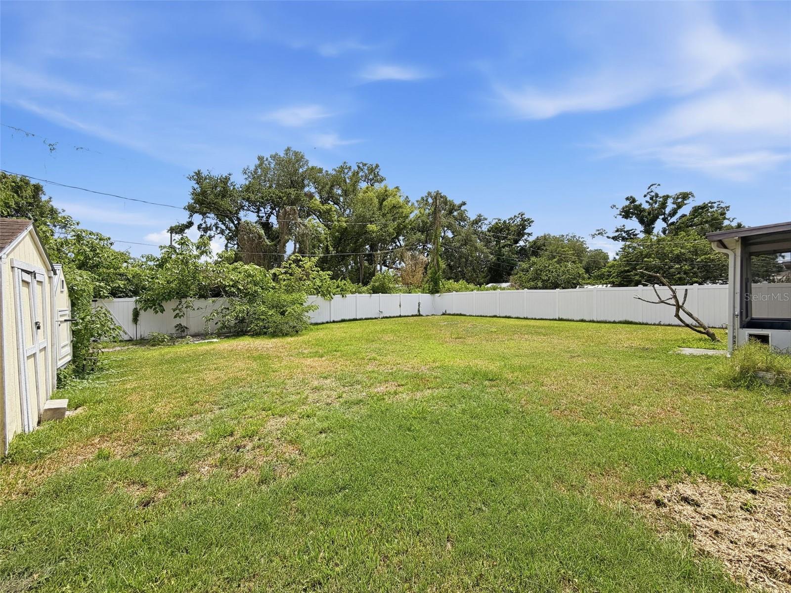 2518 W North St Property Photo 34