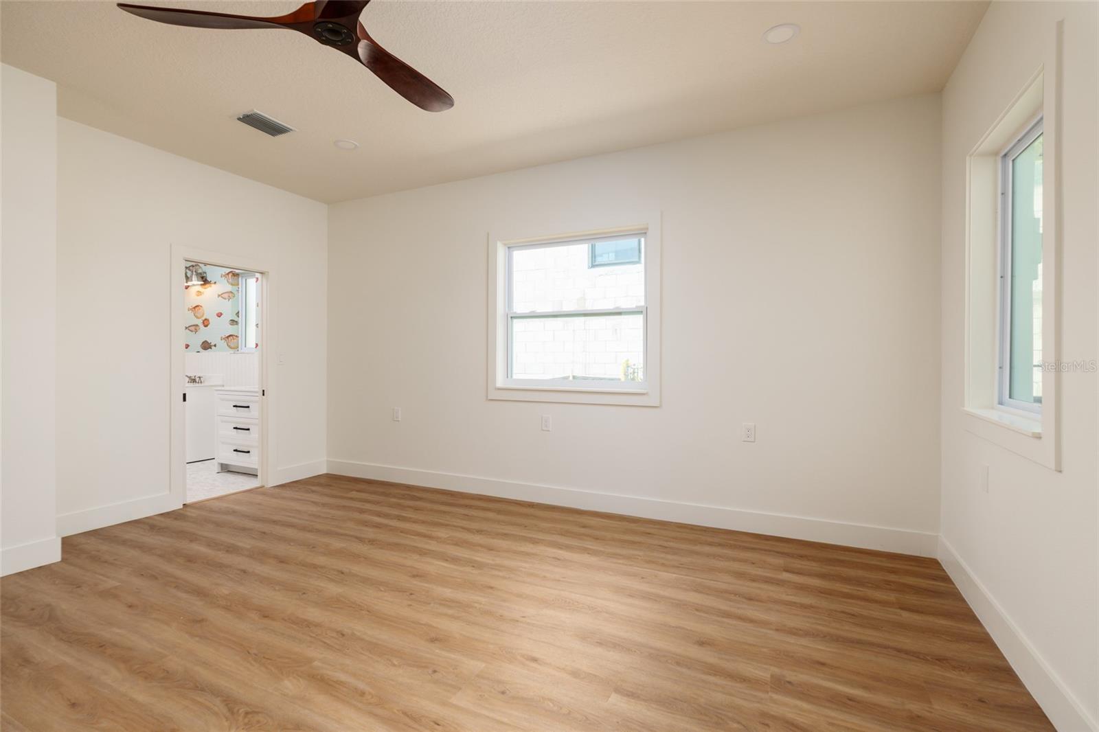 2063 Illinois Ave Ne Property Photo 20
