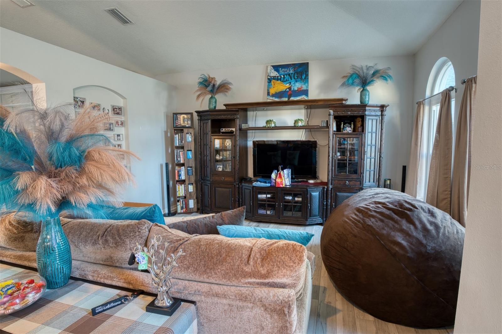 4303 Orange Ridge Ct Property Photo 5