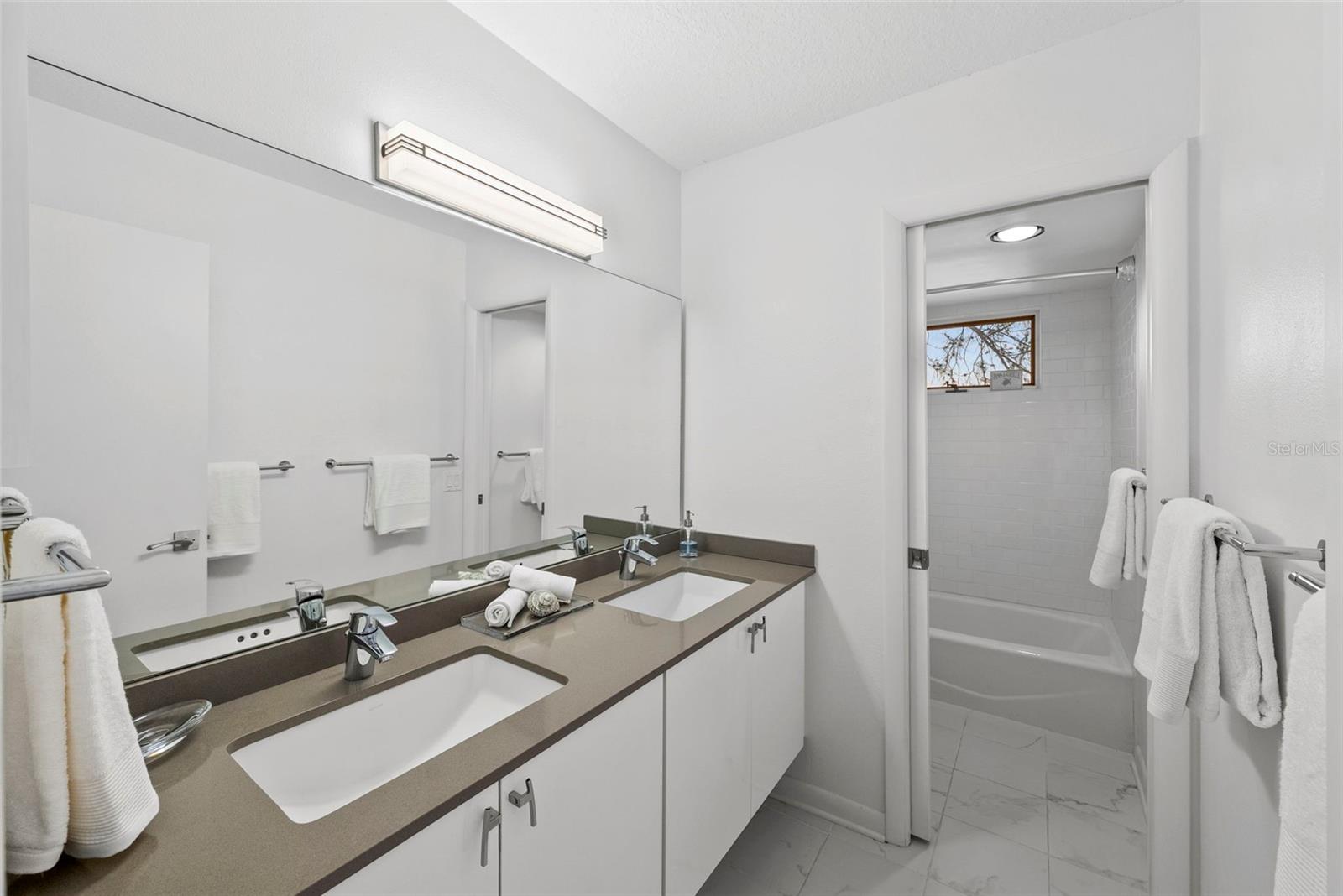 1304 Pass A Grille Way Property Photo 45