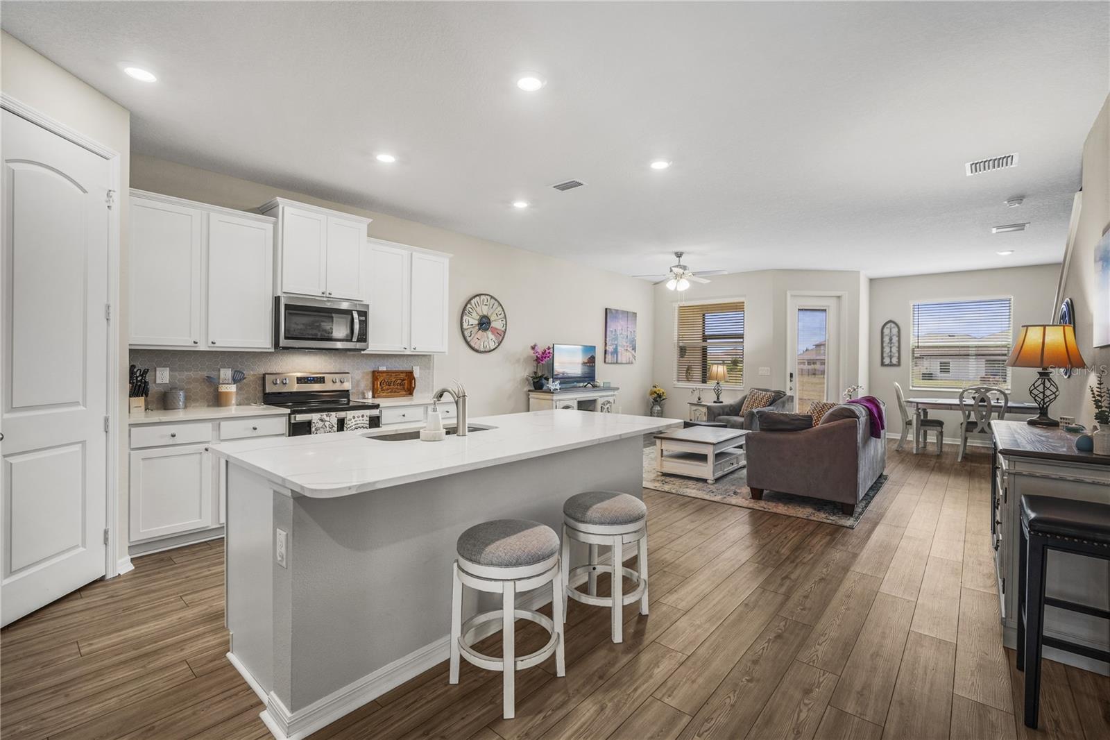 11240 Cay Spruce Way Property Photo 2