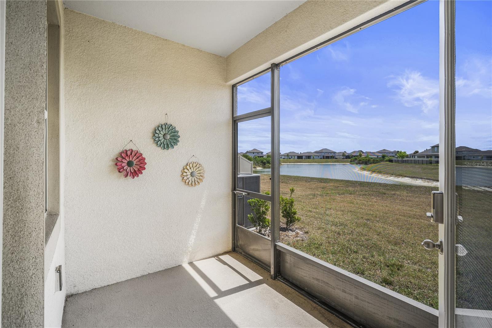 11240 Cay Spruce Way Property Photo 4