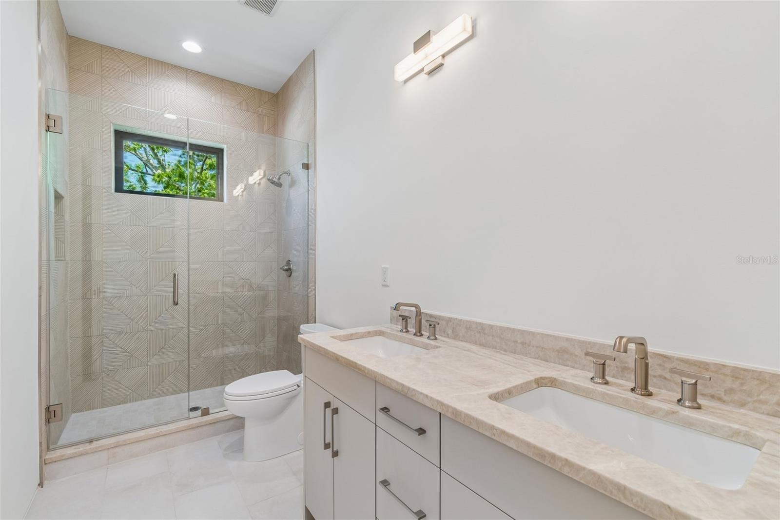 206 S Treasure Dr Property Photo 48