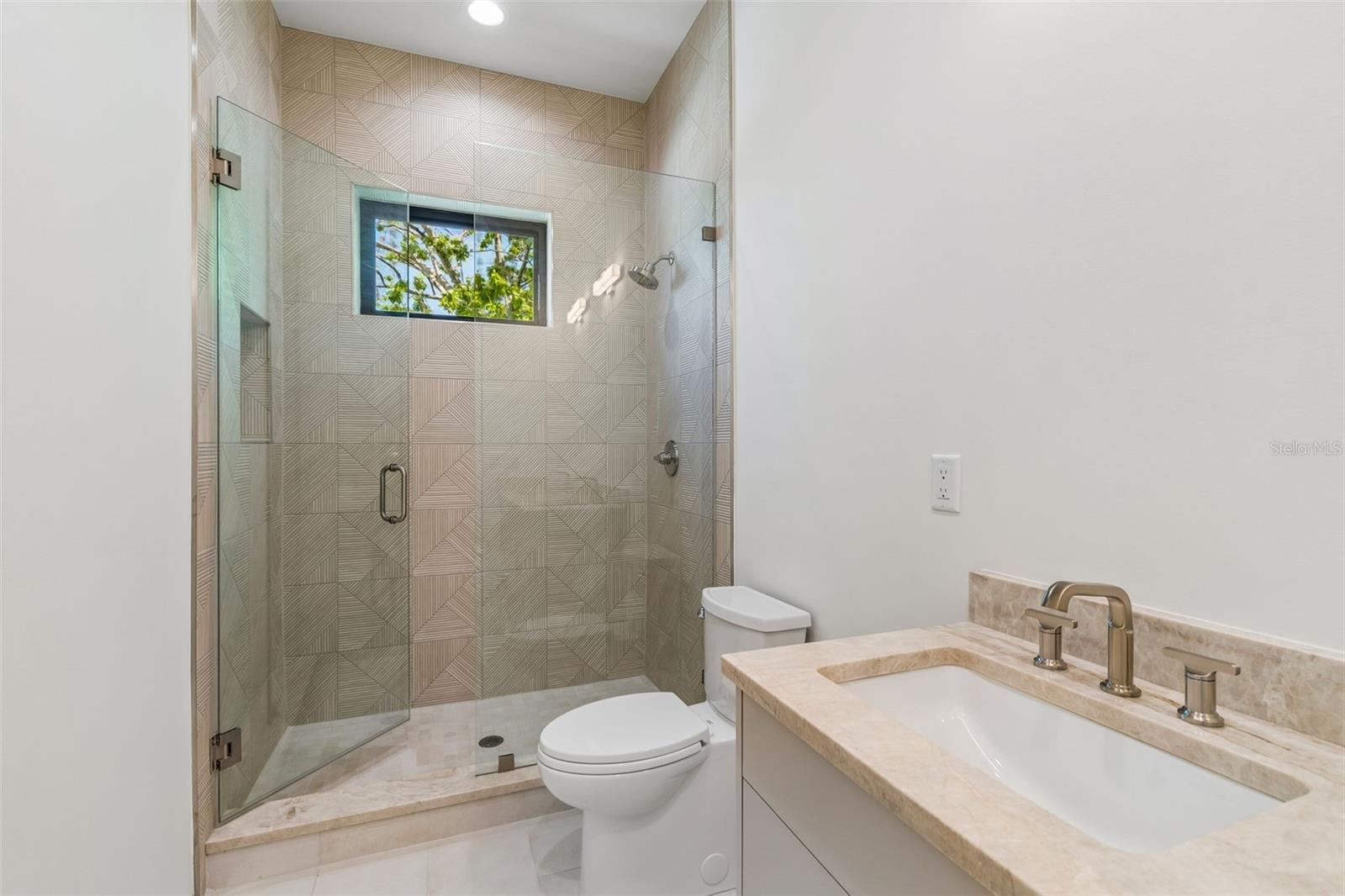 206 S Treasure Dr Property Photo 49