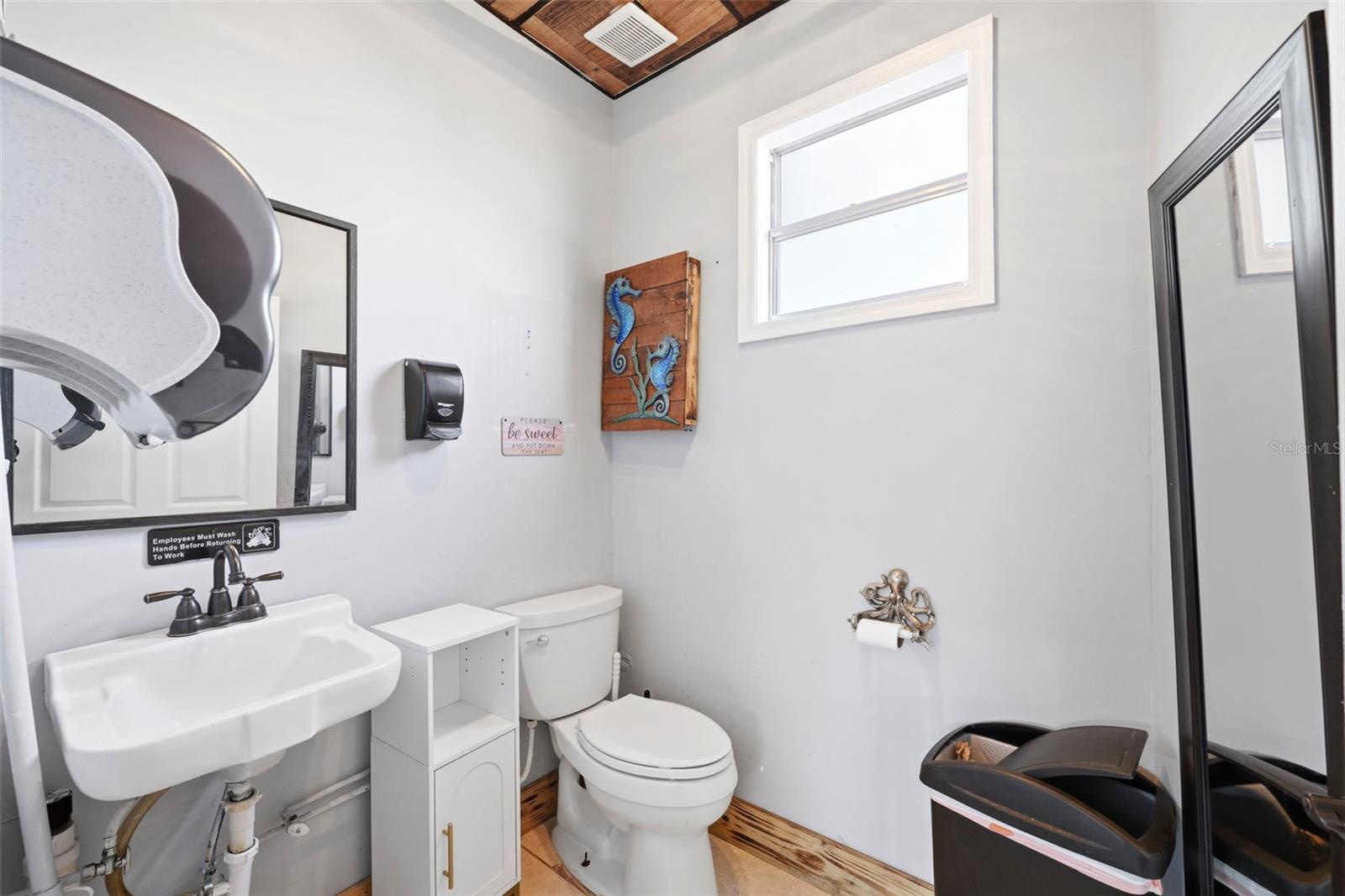 531 Athens St Property Photo 30