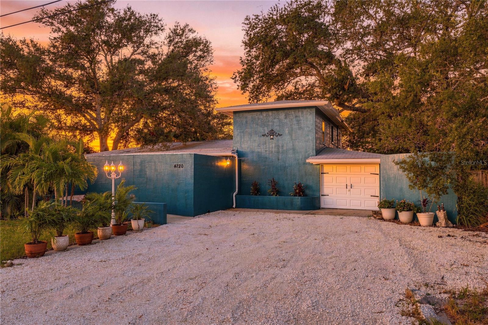 4720 Welch Cswy Property Photo 1