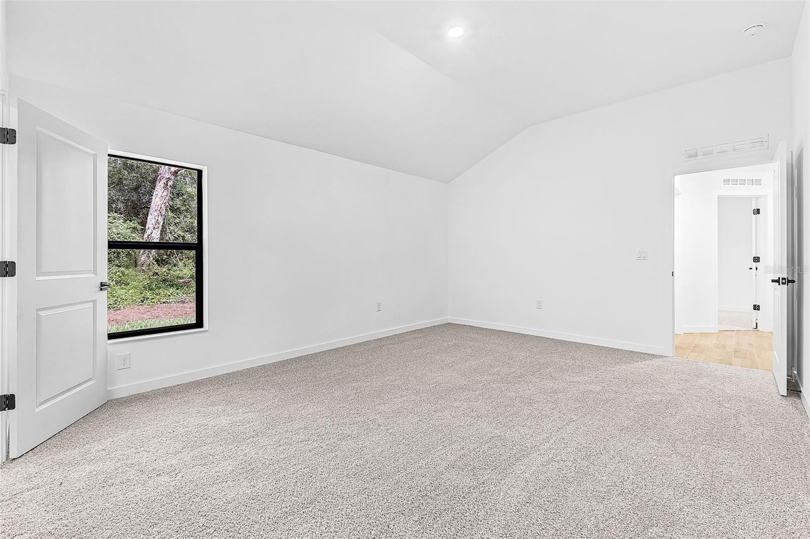 8014 Latour Ave Property Photo 14