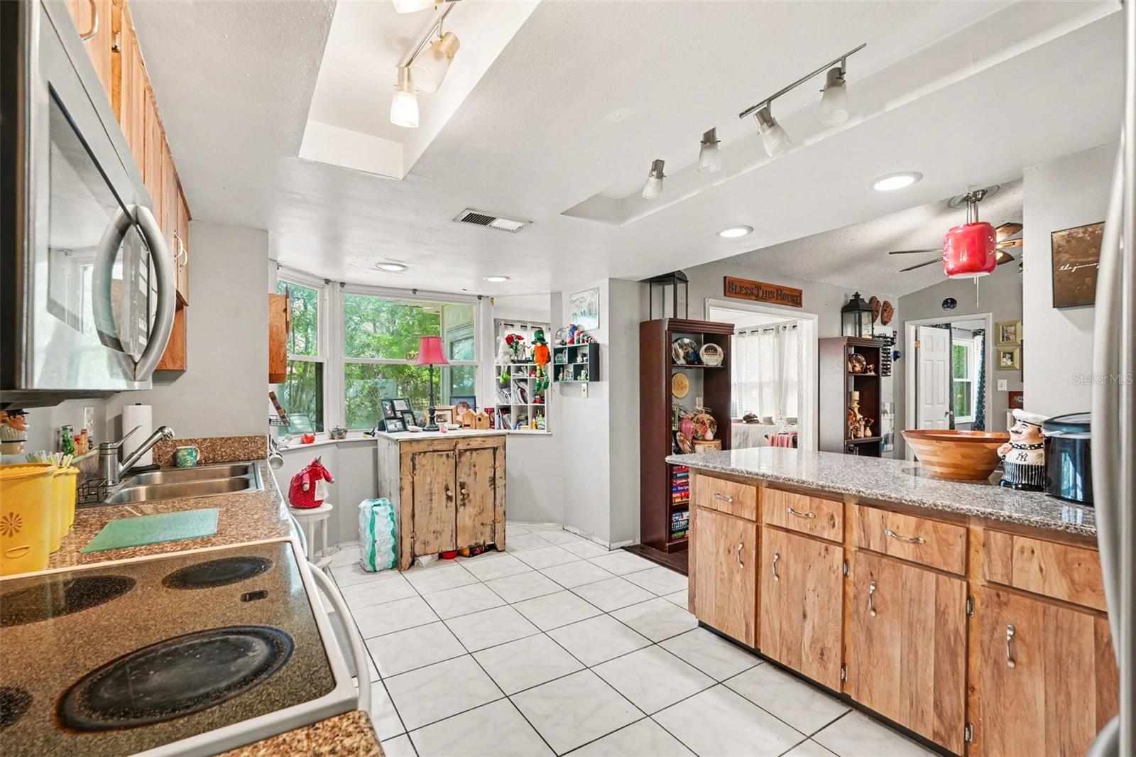 8061 Philatelic Dr Property Photo 13