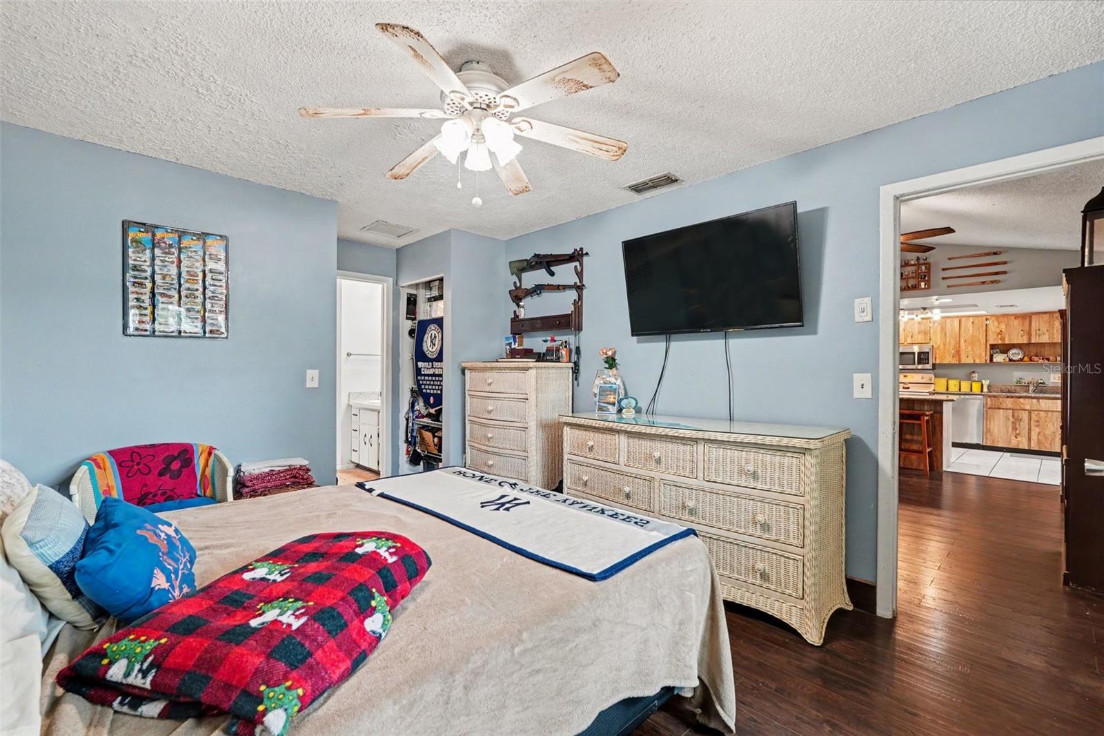 8061 Philatelic Dr Property Photo 15