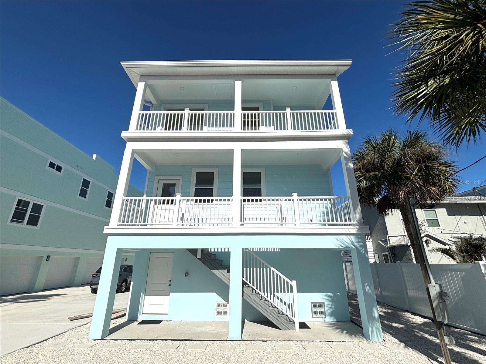 711 Gulf Blvd Property Photo 2
