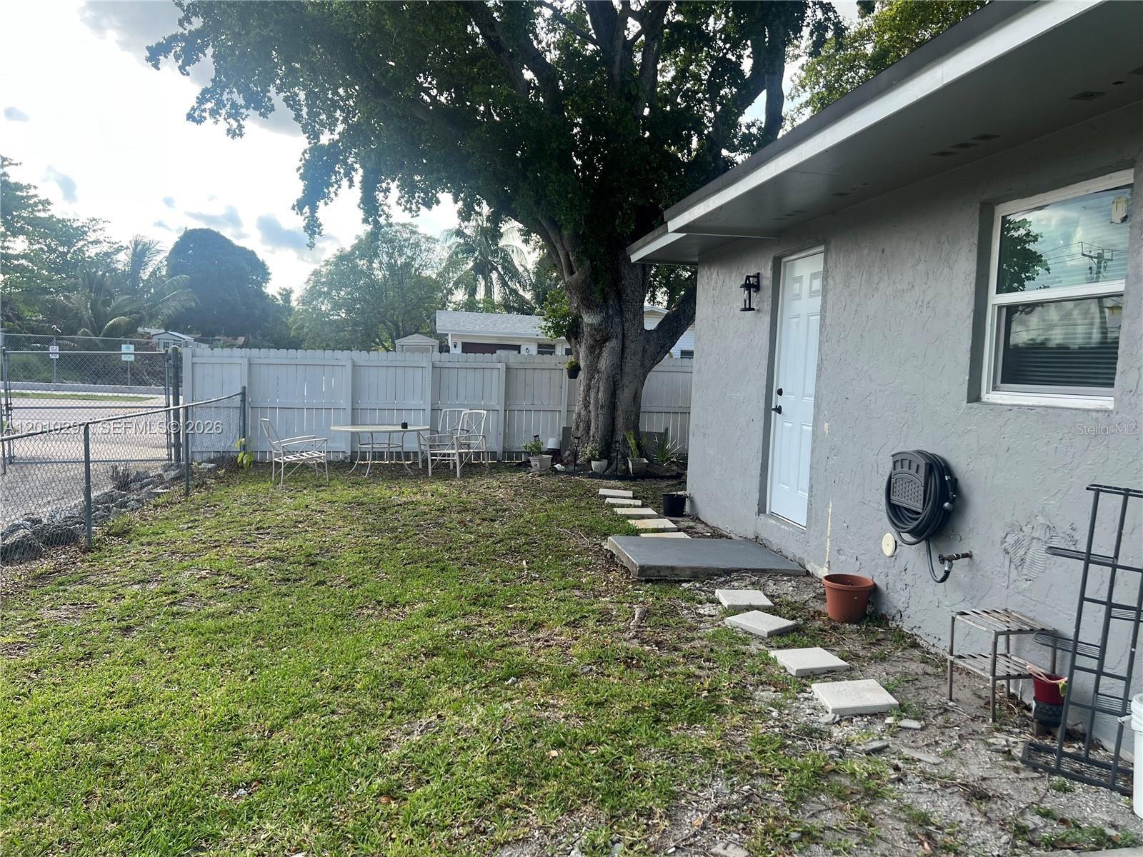6742 Sw 18 Ct #2 Property Photo 3