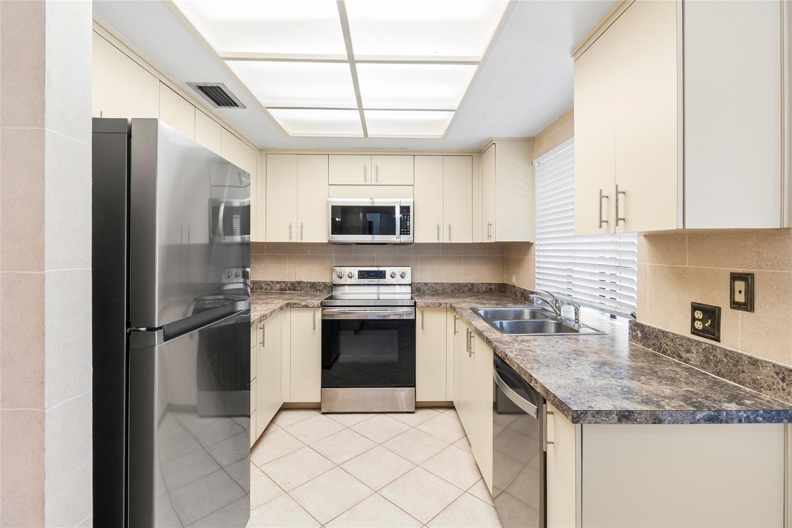 3016 Landmark Blvd #401 Property Photo 14