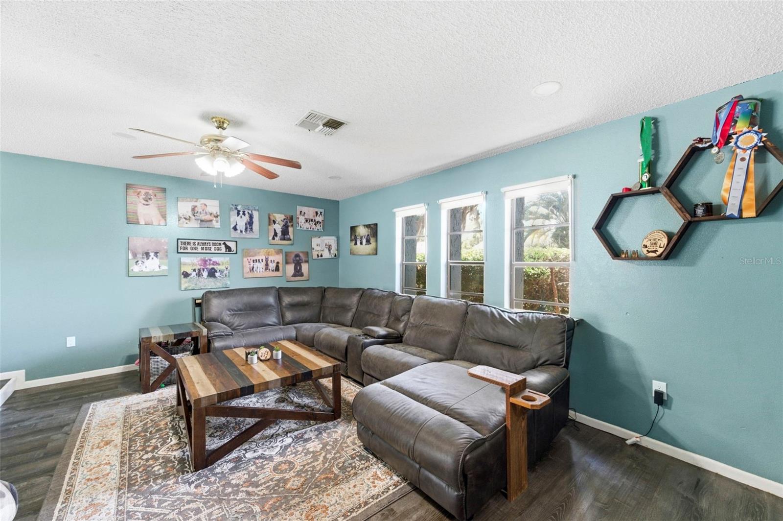 7377 Skylark Dr Property Photo 4