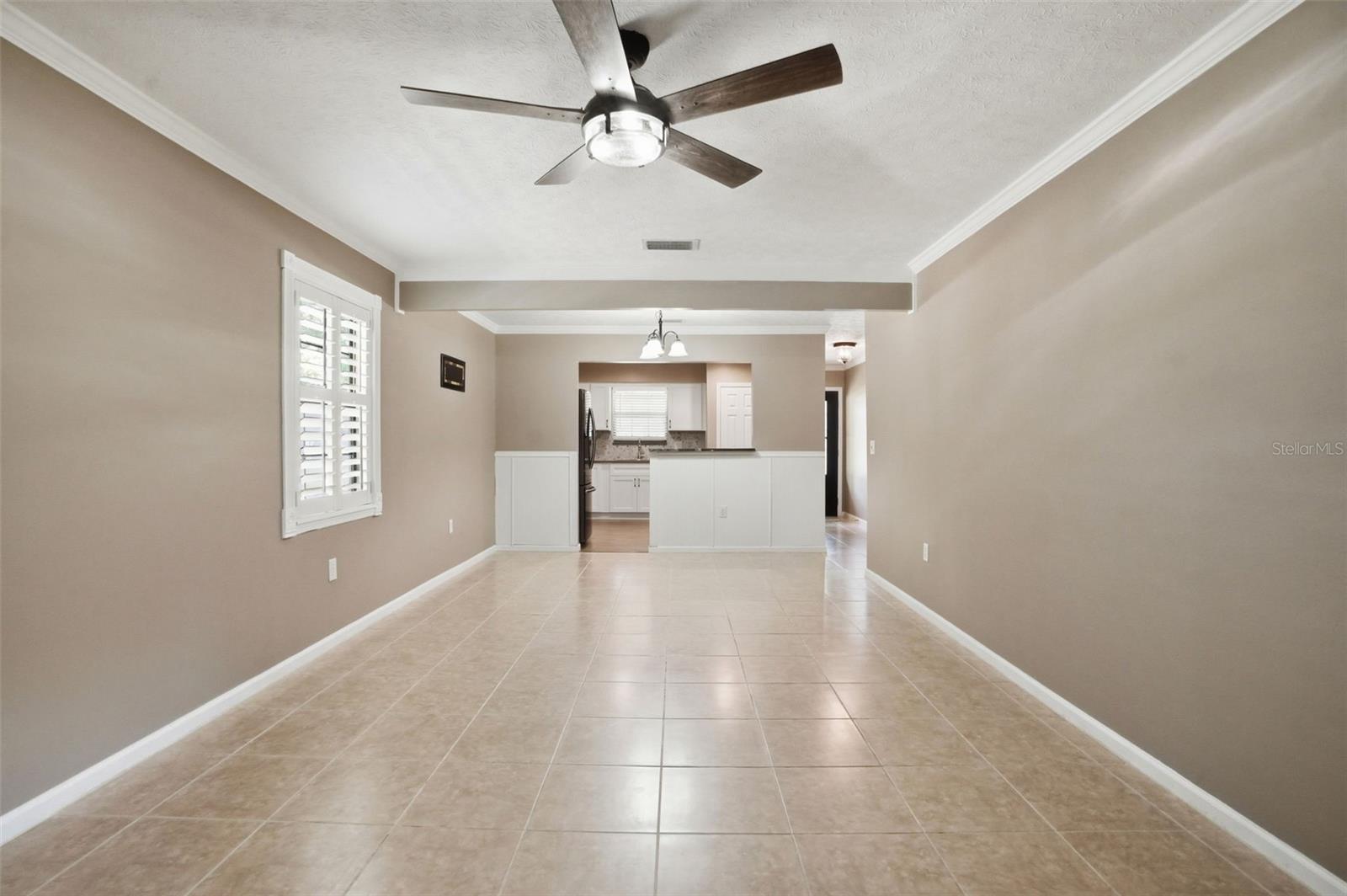 913 Candlebrook Ln Property Photo 7