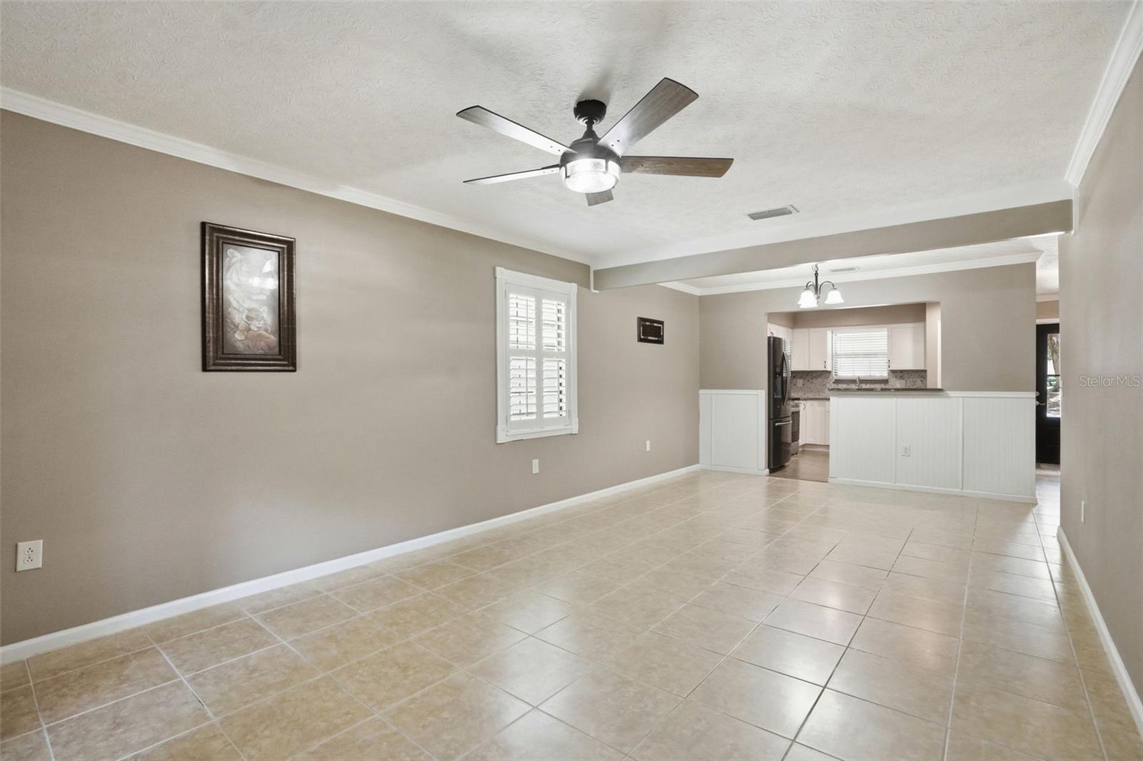913 Candlebrook Ln Property Photo 8