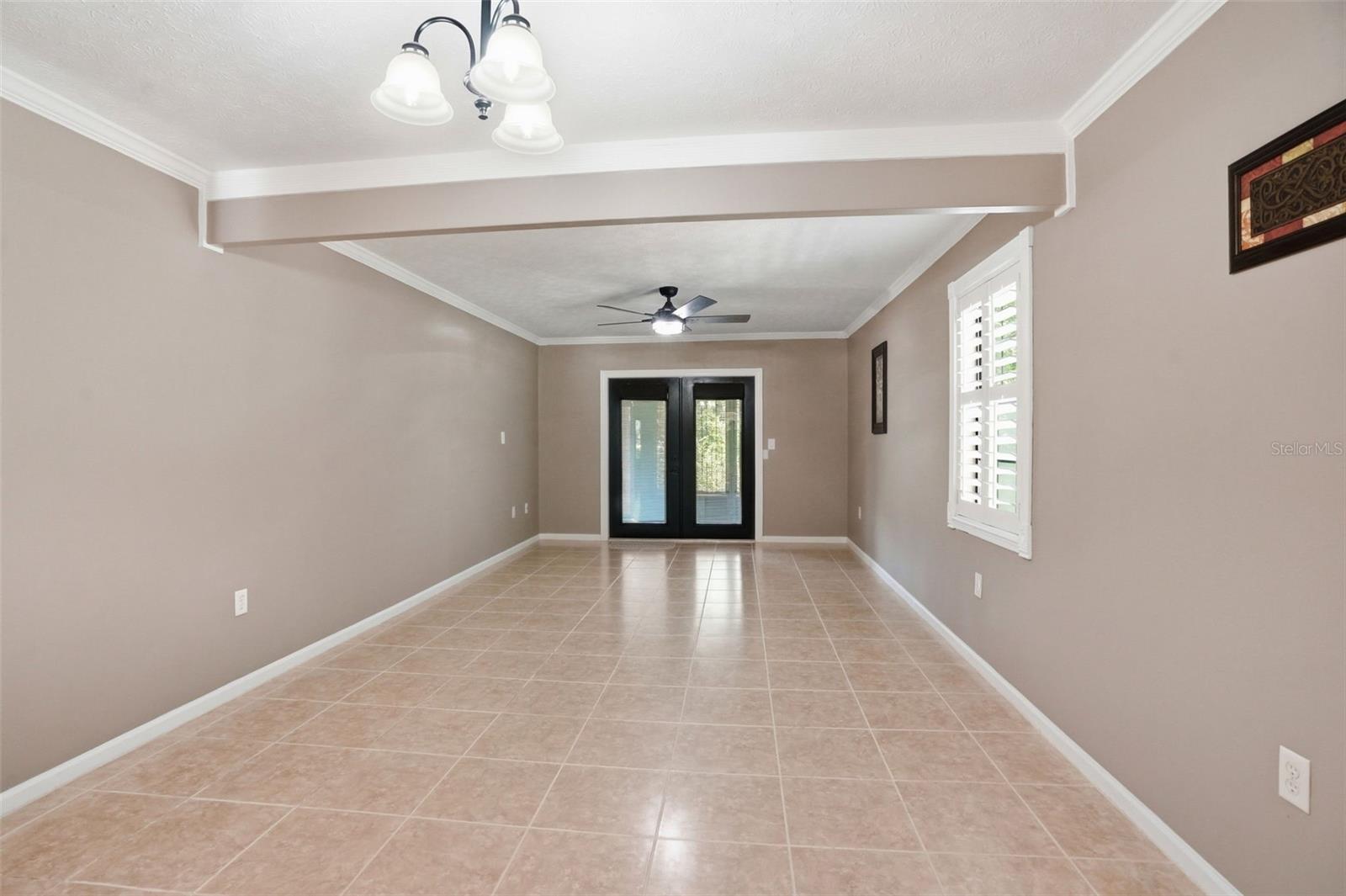 913 Candlebrook Ln Property Photo 10