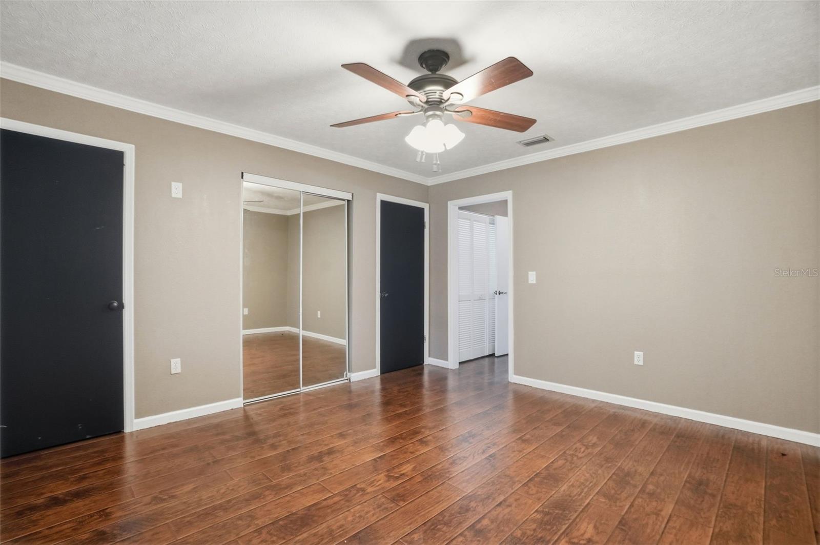 913 Candlebrook Ln Property Photo 20