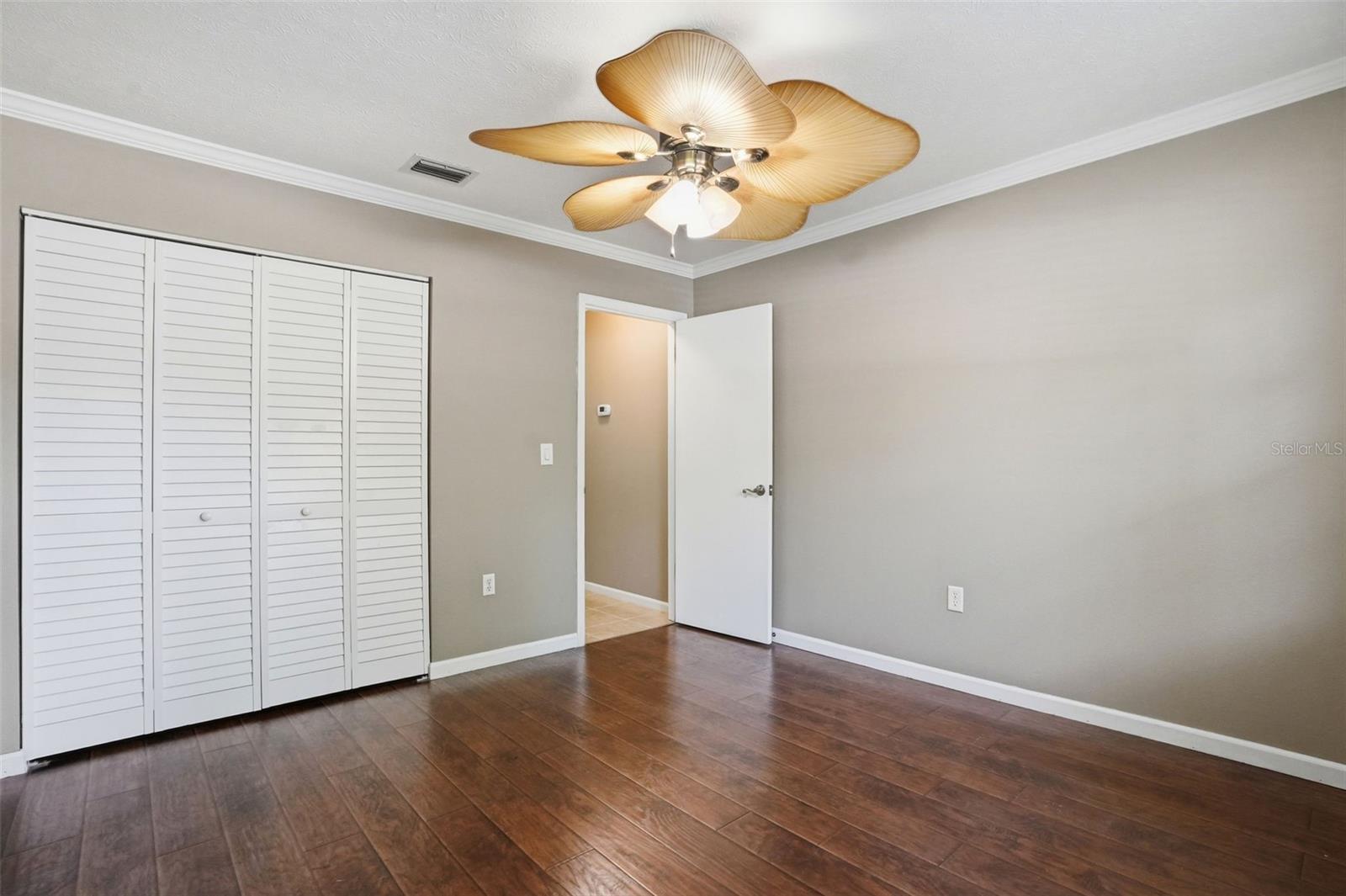 913 Candlebrook Ln Property Photo 24